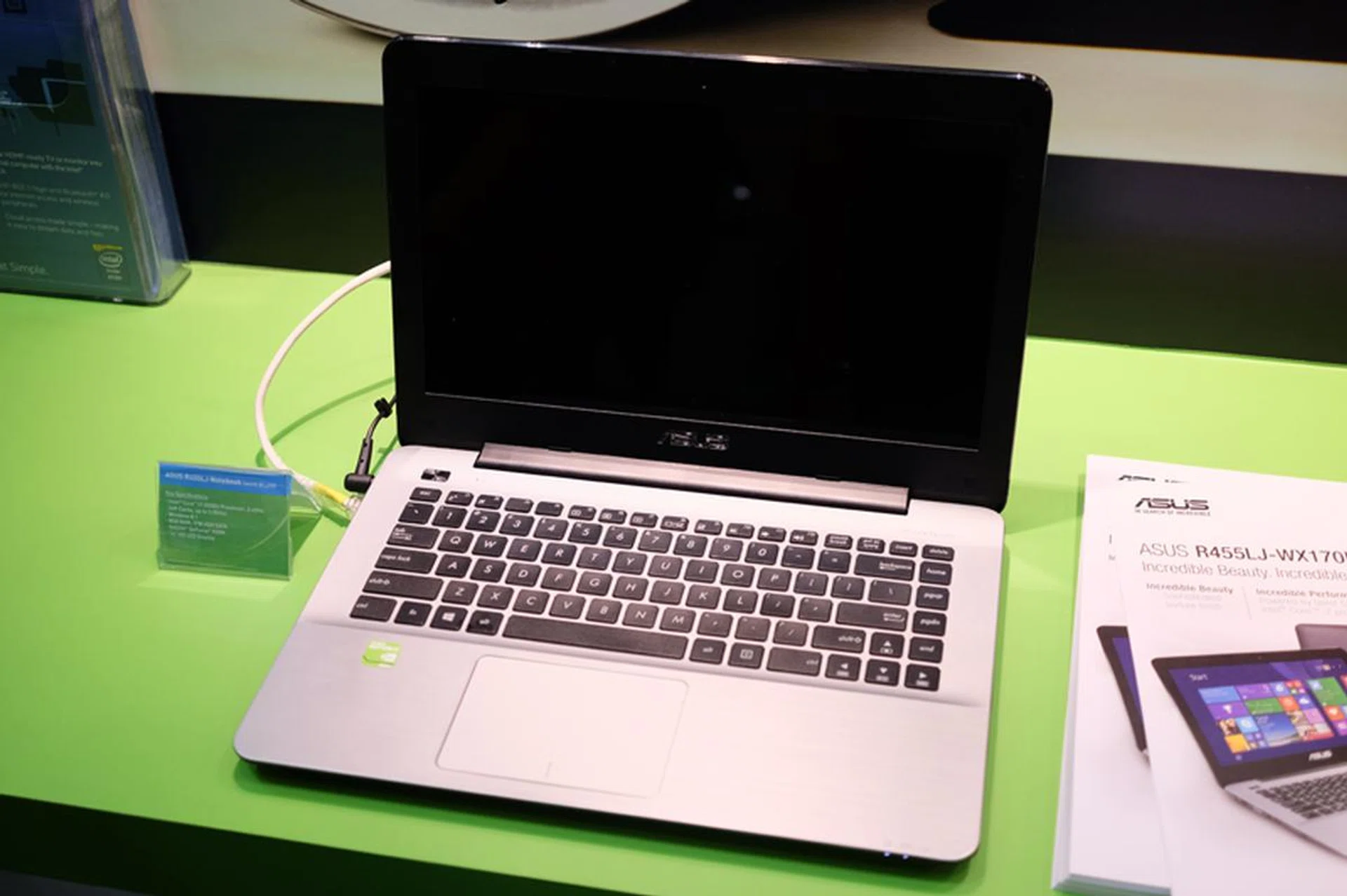 Sign up for a StarHub 1Gbps fibre broadband plan or a dual-broadband 500Mbps fibre + 100Mbps cable plan at $49.90/month and top up just $35/month for an ASUS R455LJ notebook worth $1,298.