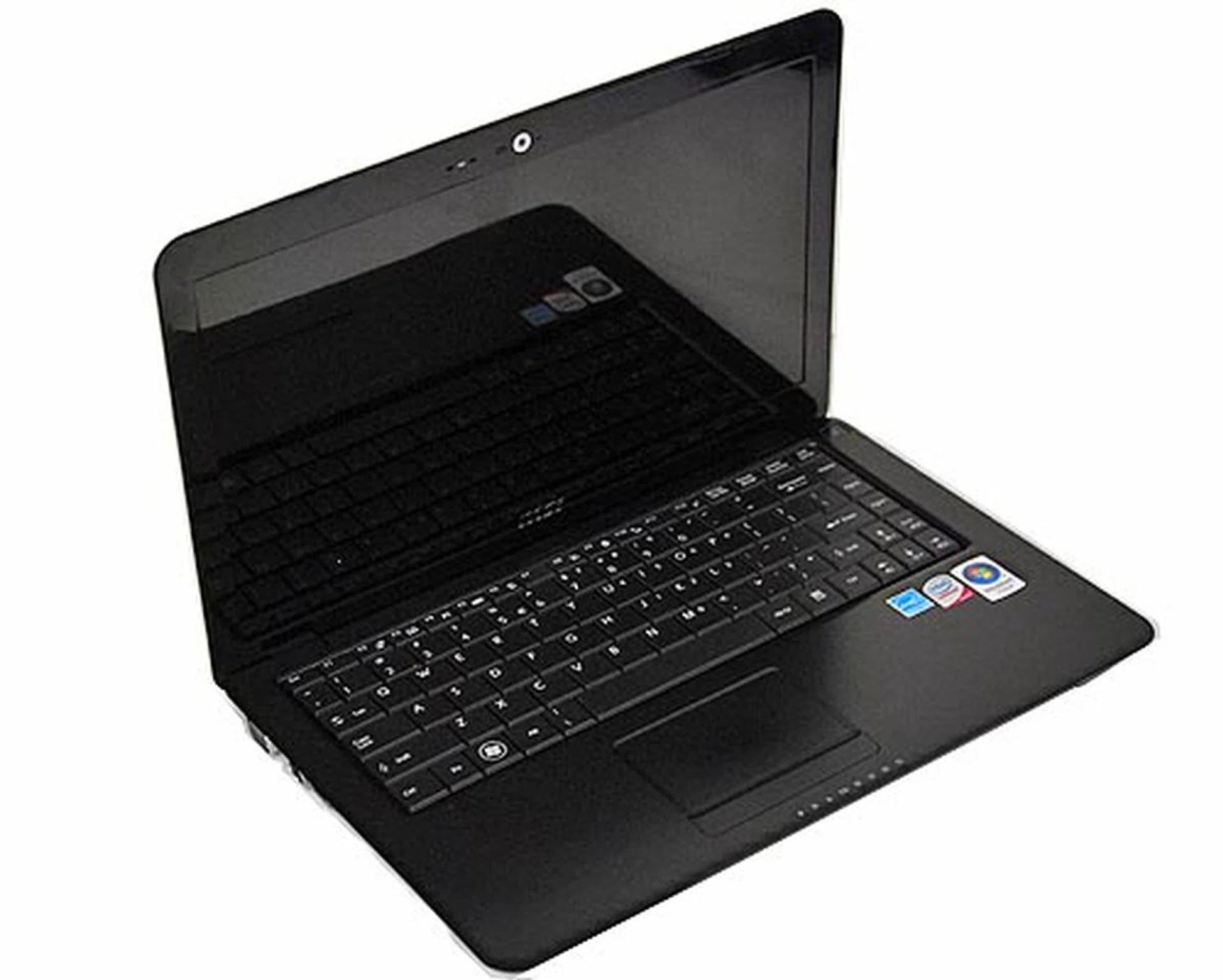 Thankfully the interior pays heed to common sense. While the monitor area is glossy, the palm rest and keyboard use matte finishing for non-smudge, low maintenance needs.