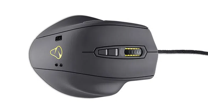The Naos QG retains the same ergonomic chassis as the Naos 7000. (Image Source: Mionix)