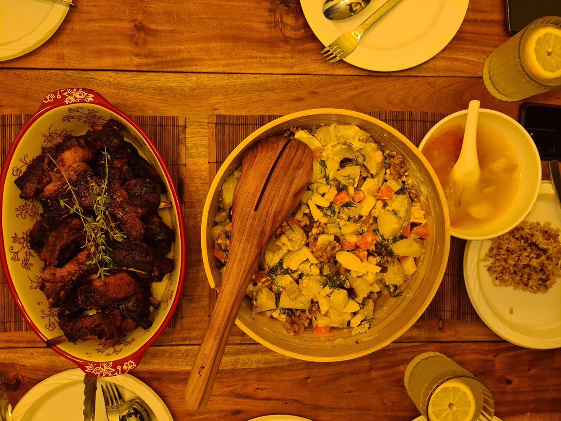 In certain difficult lighting conditions, the S10 tended to compensate better for white balance. This is from the S20/S20+...