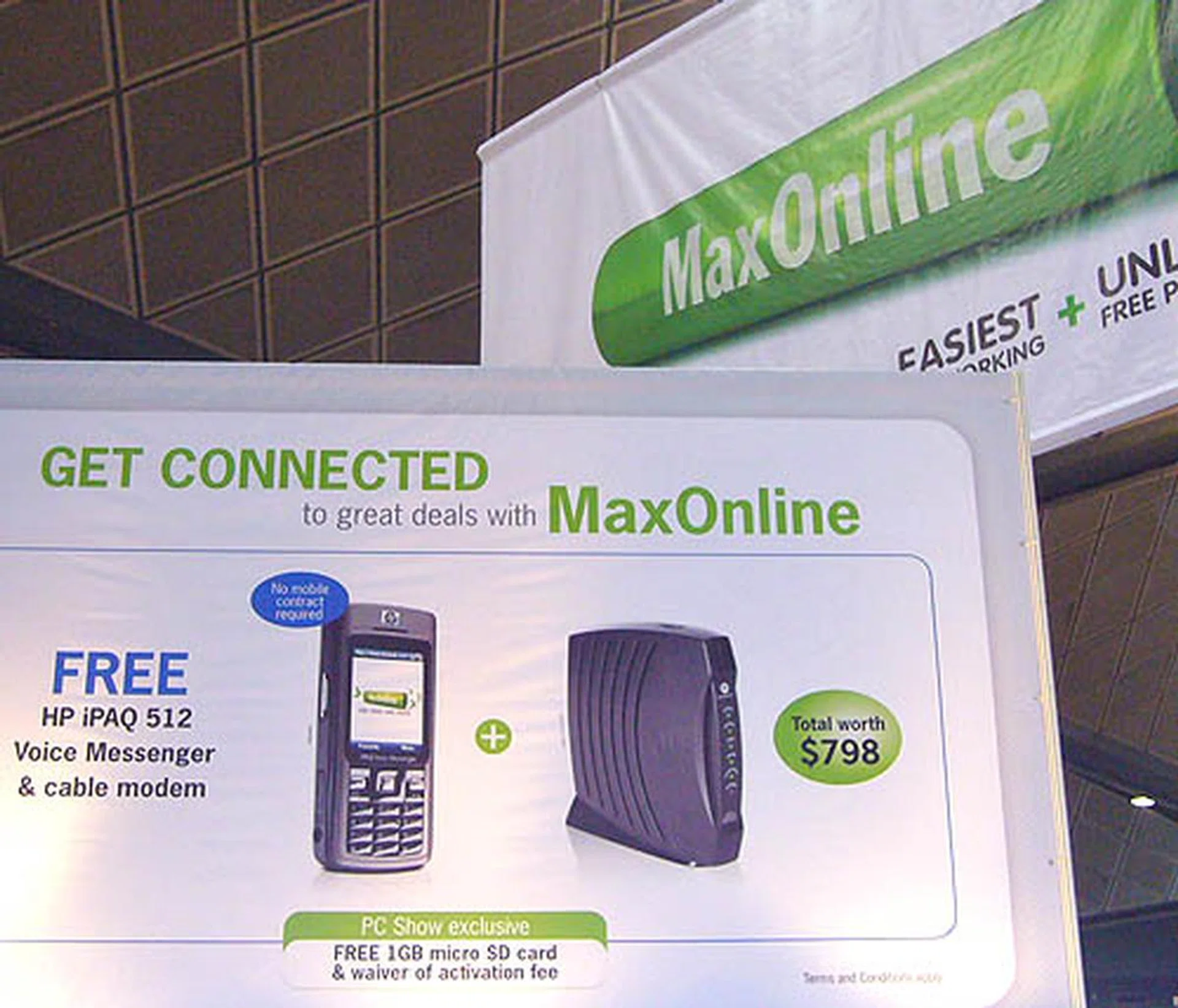  Not exactly the most enticing of deals from StarHub MaxOnline. For those who prefer more discounts, there's an alternative of choosing 20% off your monthly subscription and a free cable modem.  