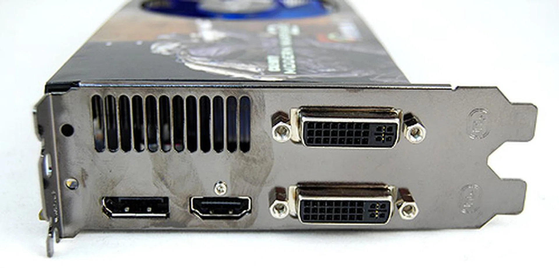 The HIS card gets the usual twin DVI ports, single HDMI port and single DisplayPort.
