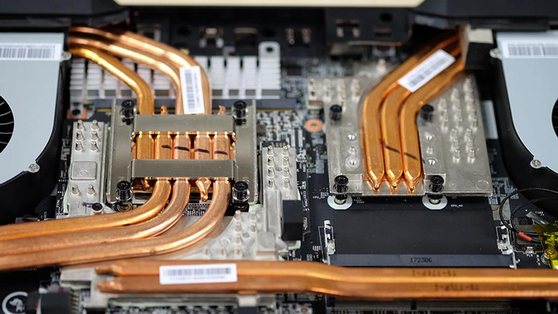 MSI GT75VR 7RF Titan Pro heat pipes
