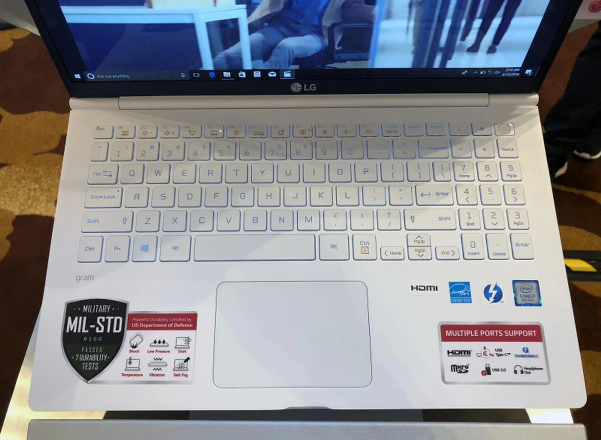 The keyboard flexes especially if you type purposefully.