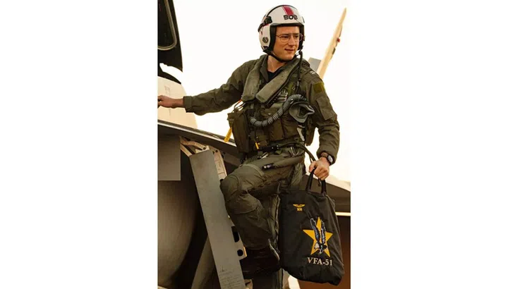 Meet Bob (Lewis Pullman). | Image: United International Pictures