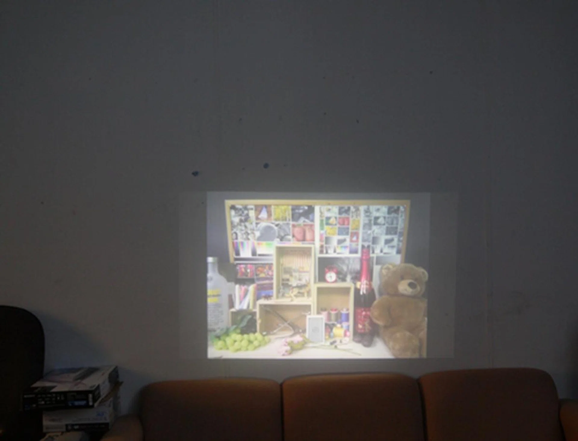 Here's another look but at a projected size of 37 inches, half-brightness and viewing at 2m away from the wall used for projection. Details were visibly sharper and projection was brighter. We advise users to keep to a projected size to a maximum of 40-inches across for optimal viewing.