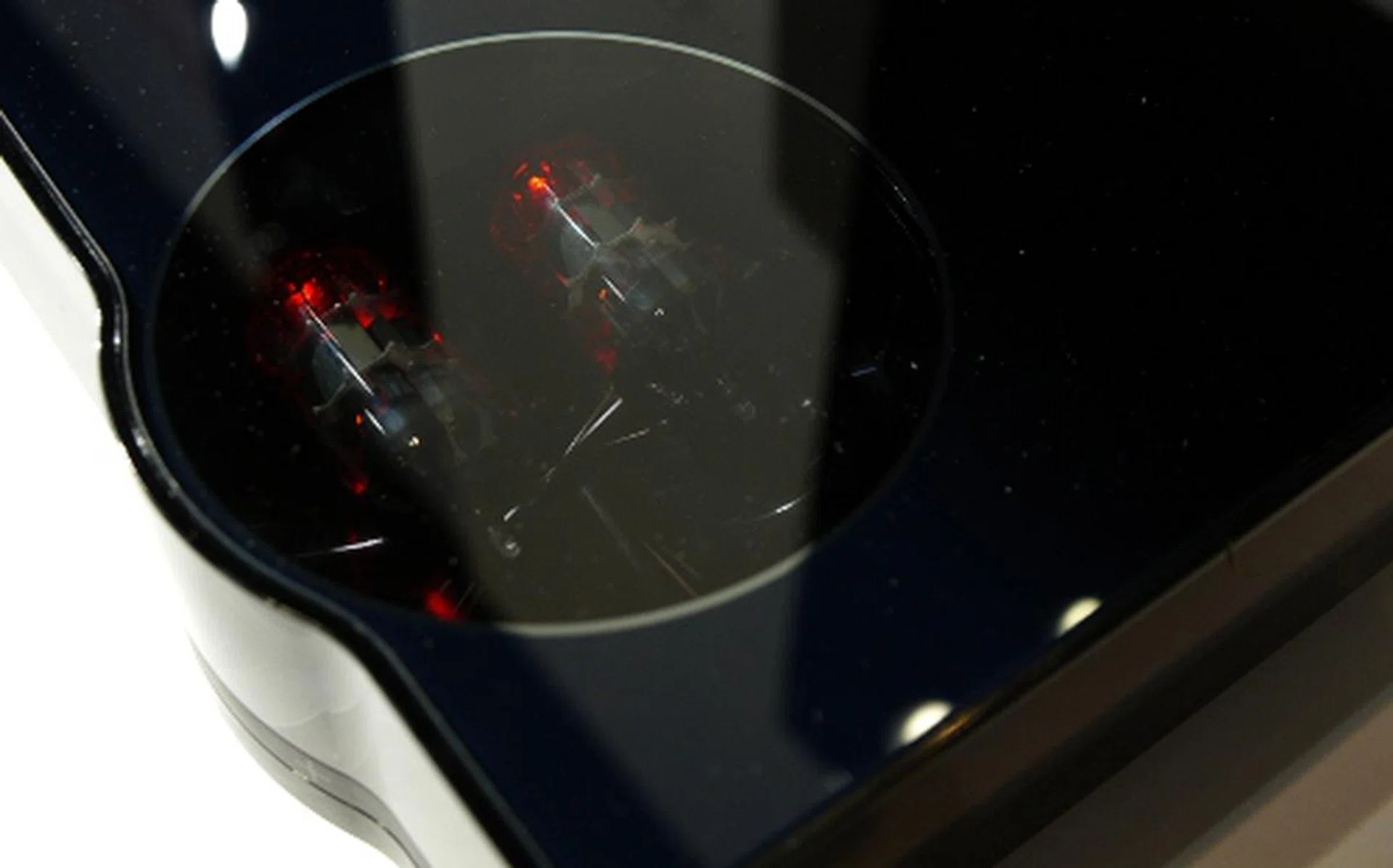 We're unable to glean much technical info from Samsung regarding these tube amps such as their frequency response and harmonic distortion, but they sure are pretty to look at.
