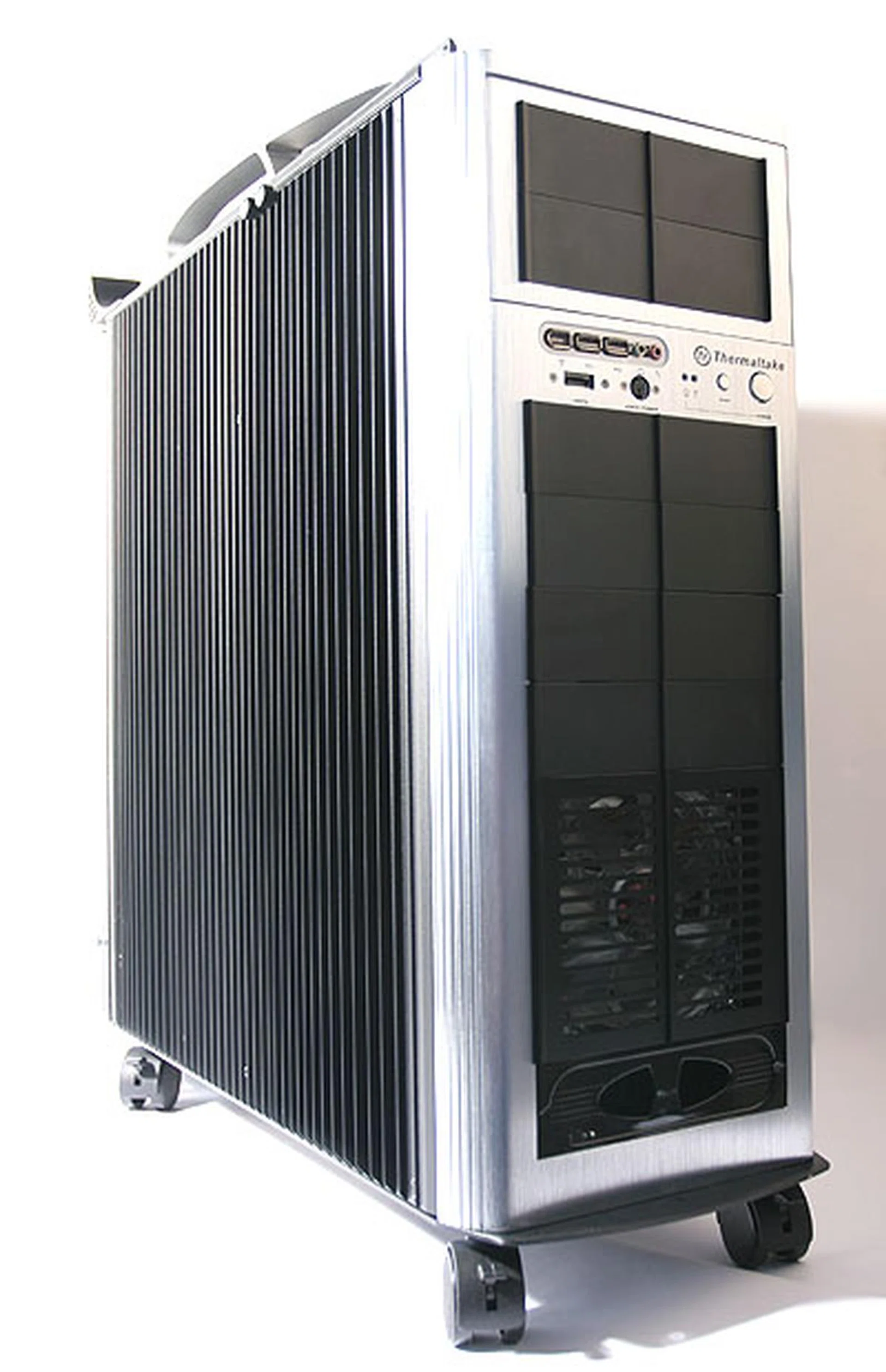 Thermaltake SwordM VD5000BNA Casing | HardwareZone Singapore