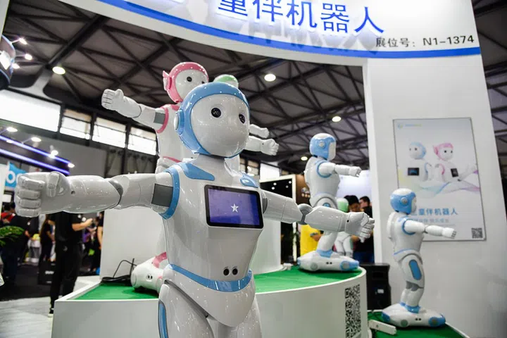 The iPal robot from Avatarmind is launching later this year and it wants to be an intelligent companion for kids, but perhaps its more practical use is as a robot with an SDK for kids to learn programming with.