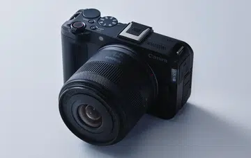 The new Canon EOS R50 V. Photo: Canon