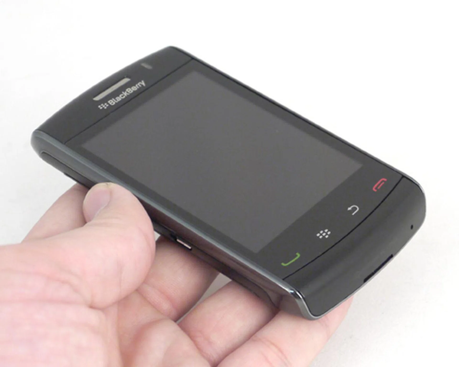 Same old Storm2, but with a slightly heavier profile for some added features. If you aren't too observant, you might mistake the Storm2 for its predecessor.