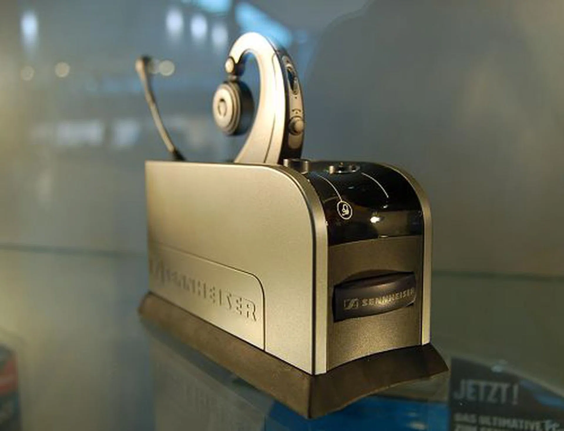  Another overall view of the Sennheiser BW 900.  