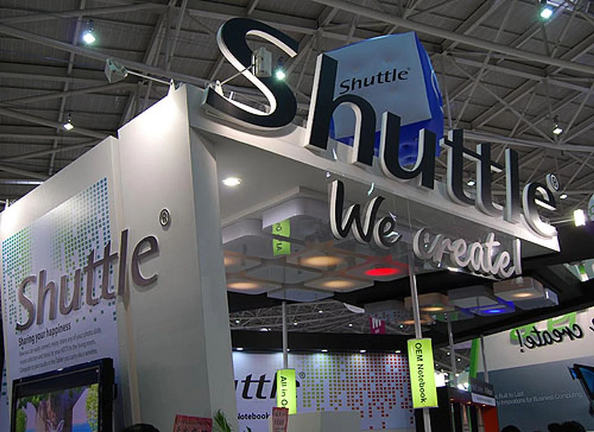 We know Shuttle mostly for its small form factor PCs (SFF) but since this segment has been stagnant and in decline for quite a while now, the company has moved into other areas, like making OEM notebook designs, AIOs and slim desktop systems. This year we even find tablets. 