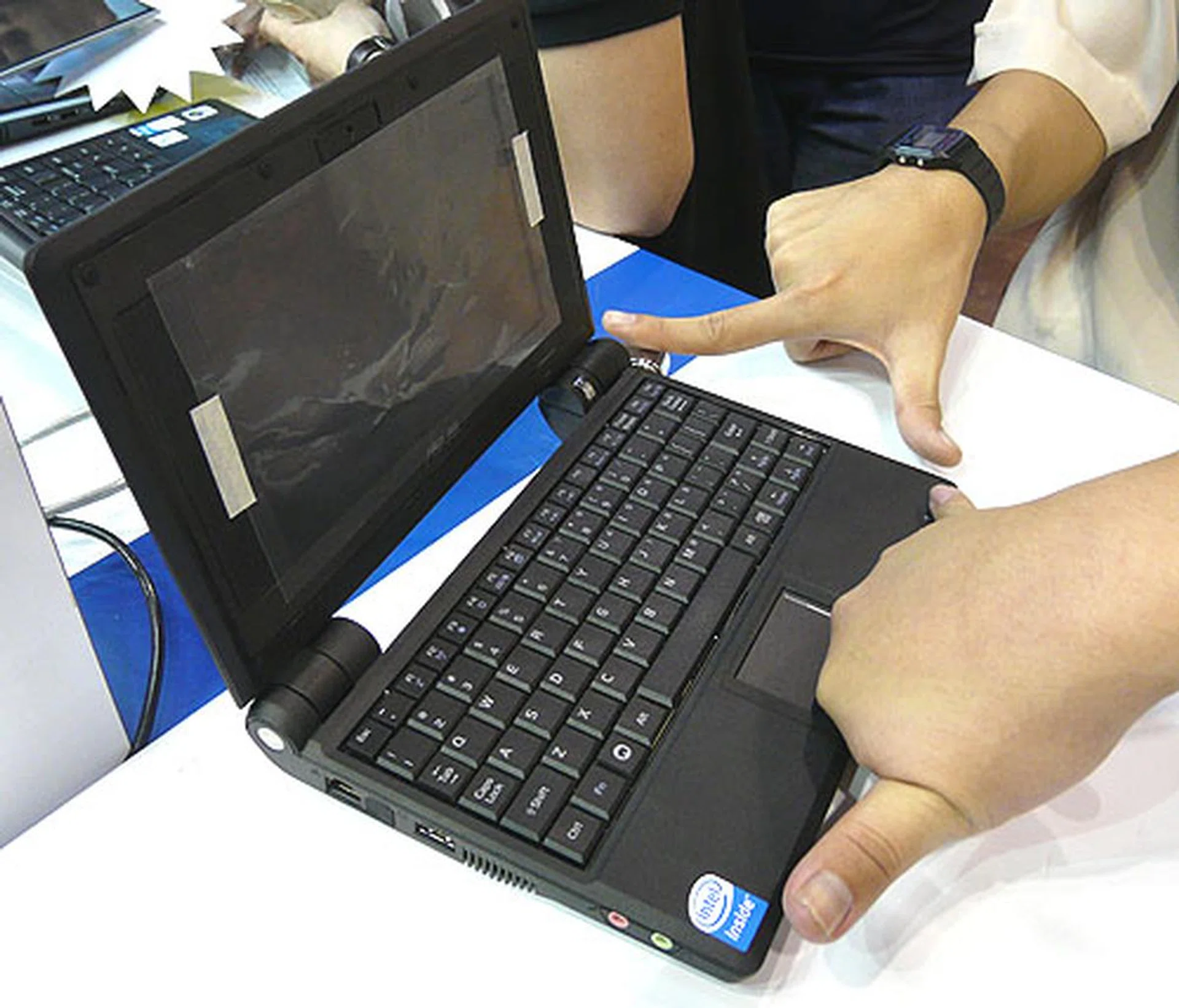  ASUS' Eee PC remains a favorite with consumers who are still amazed by its tiny size and its very reasonable $598 price tag.  