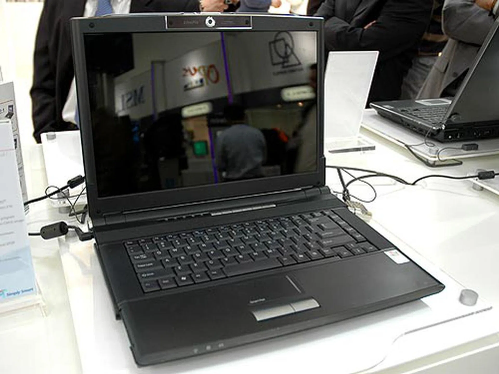 The G610 is a media center notebook based on the new Intel Napa platform. Featuring either an Intel Core Duo or Core Solo processor, the notebook is compatible with Windows XP Media Center. It comes with 802.11a/b/g wireless connectivity, discrete graphics based on either ATI Mobility Radeon X1600/X1400 or NVIDIA GeForce Go 7600/7400/7300, TV Tuner with remote control and a 4-in-1 card reader.