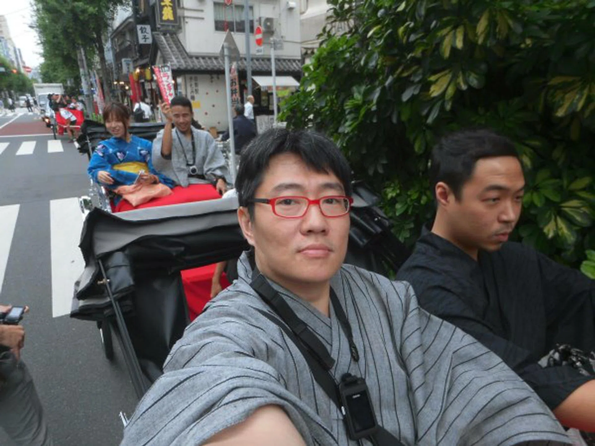Out in the streets, the FR10 excels as a fun little camera. Leave it on interval and forget about it. Whenever you feel like it, you can quickly detach the lens for random shots at just about anything.