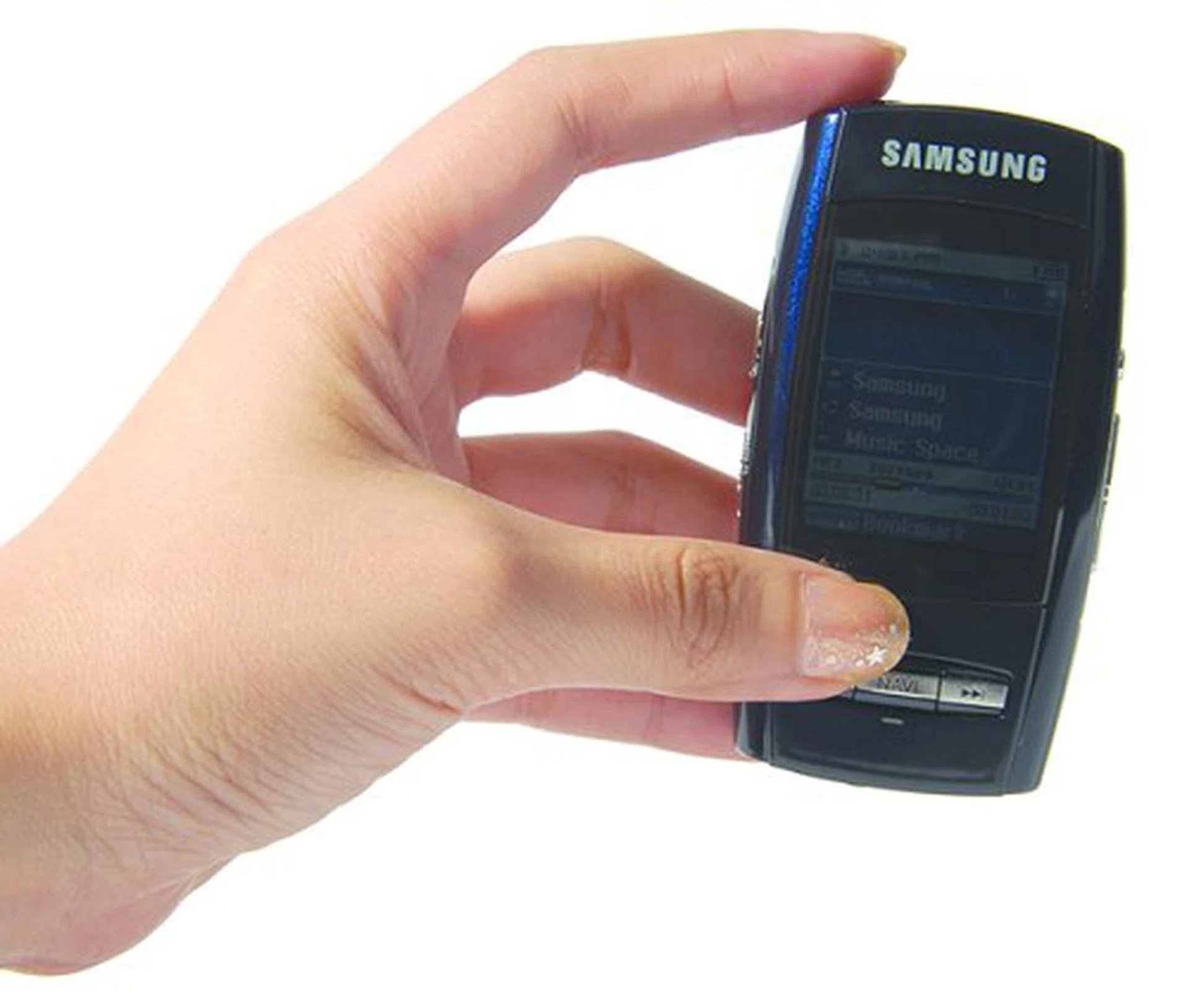 Surely, the PMP market wasn't wholly dominated by the Creative and Apple camp, as we also saw a whole lineup from both Samsung (as featured in the Samsung YP-D1 MP3 Player above) and Sony's Walkman series.