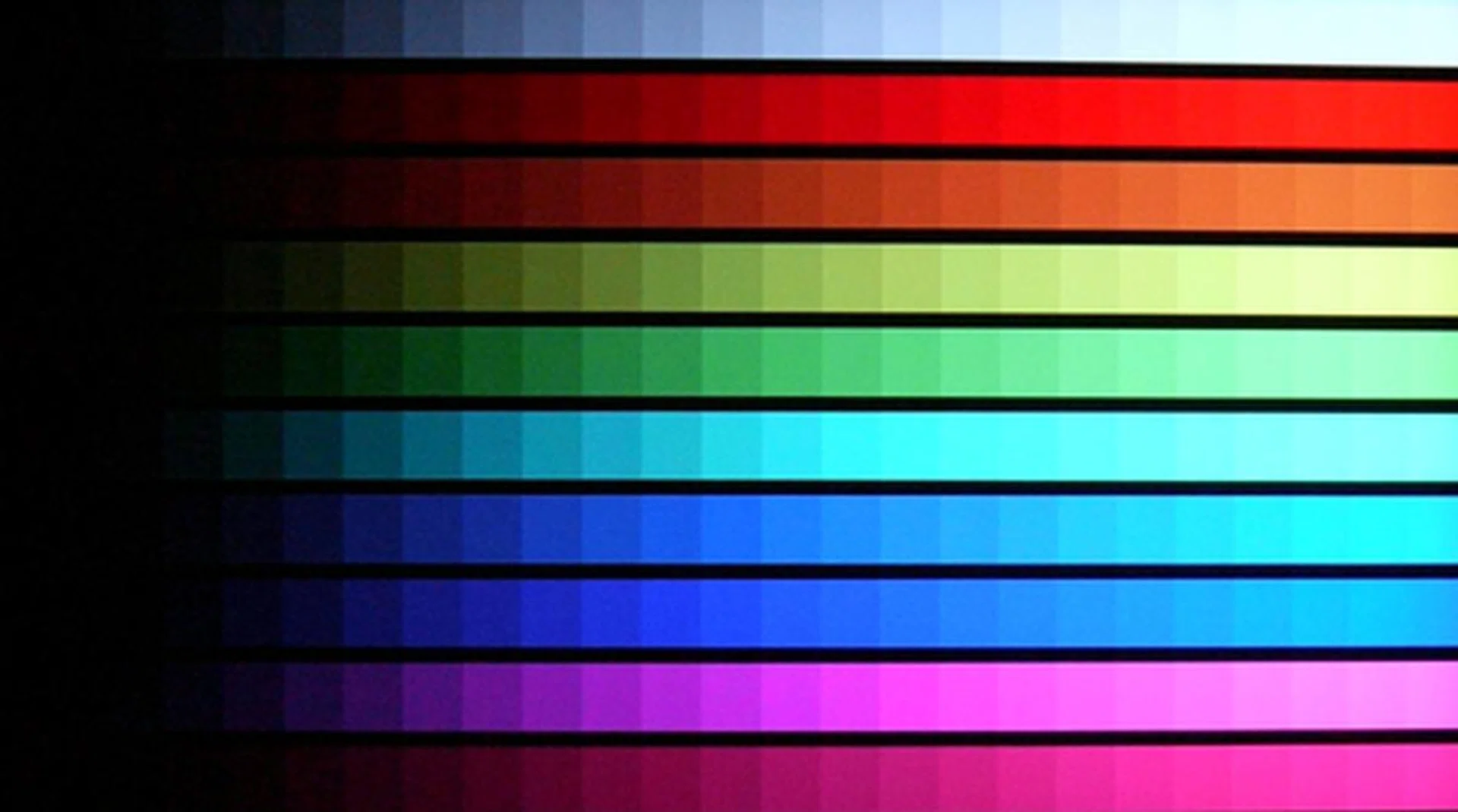 DisplayMate Color Scales Test - Rich colors and linear gradients are some of the AQUOS strongholds. Apart from that, little periodicities were present on the varying color scales. The TV similarly isn't too prone to contrast shifts, and wholesome viewing angles were held till 50 degrees past the center axis.