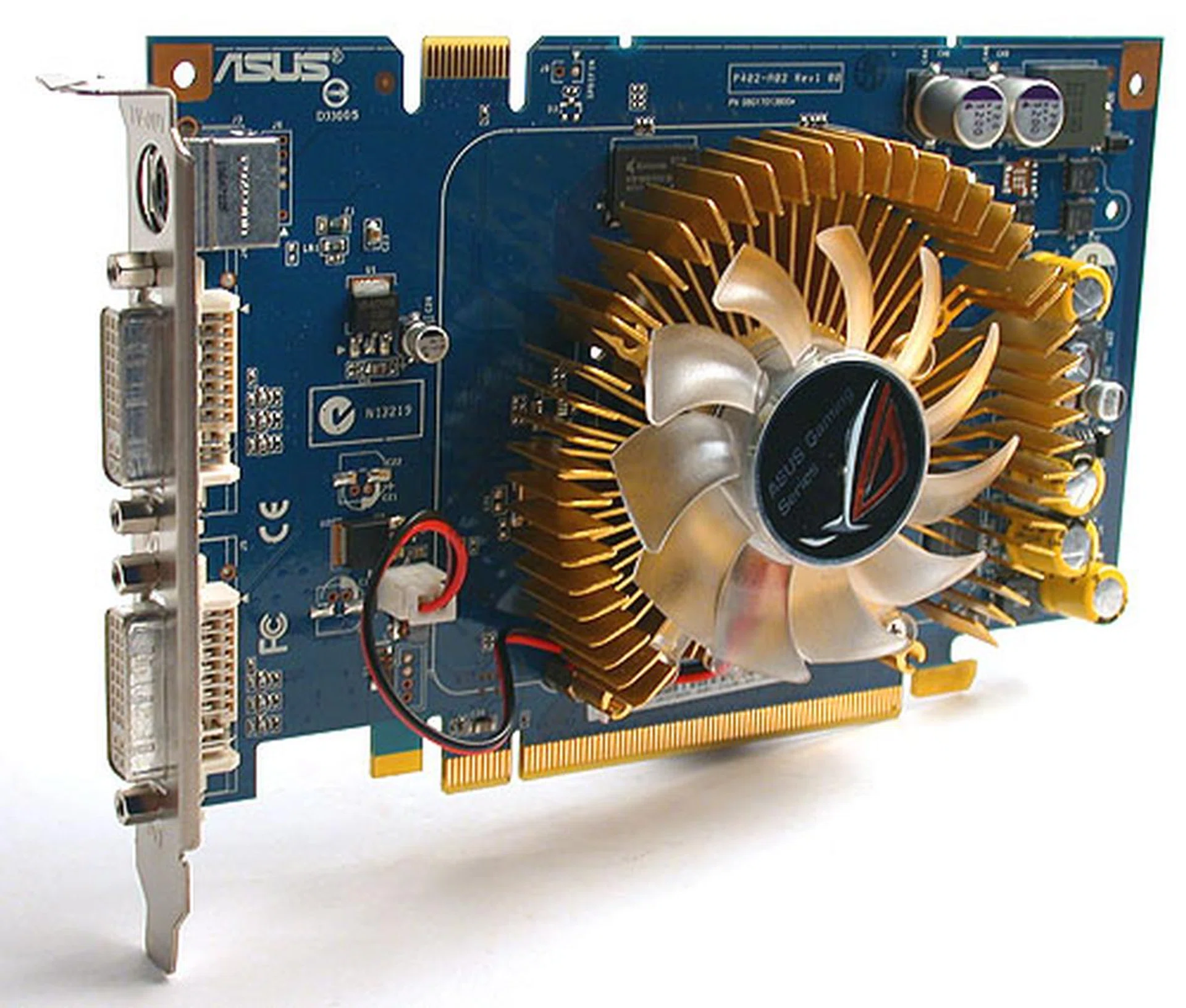 If you have the money and the extra 5.25-inch slot free on your casing, the ASUS EN8600GT OC Gear adds some eye candy to your system. There are some limitations at the moment but that's not surprising considering it's the first version.