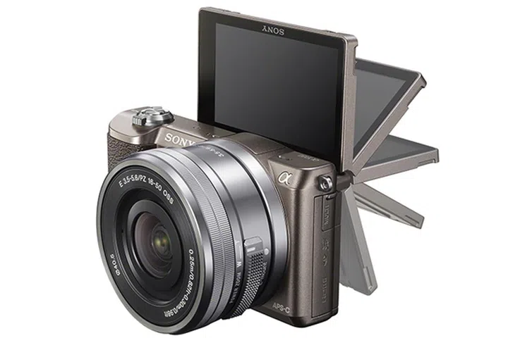 Sony announces release of the world's smallest interchangeable