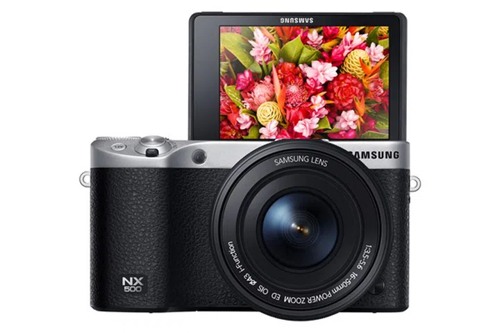 Yes, the NX500 will still be selfie-friendly.