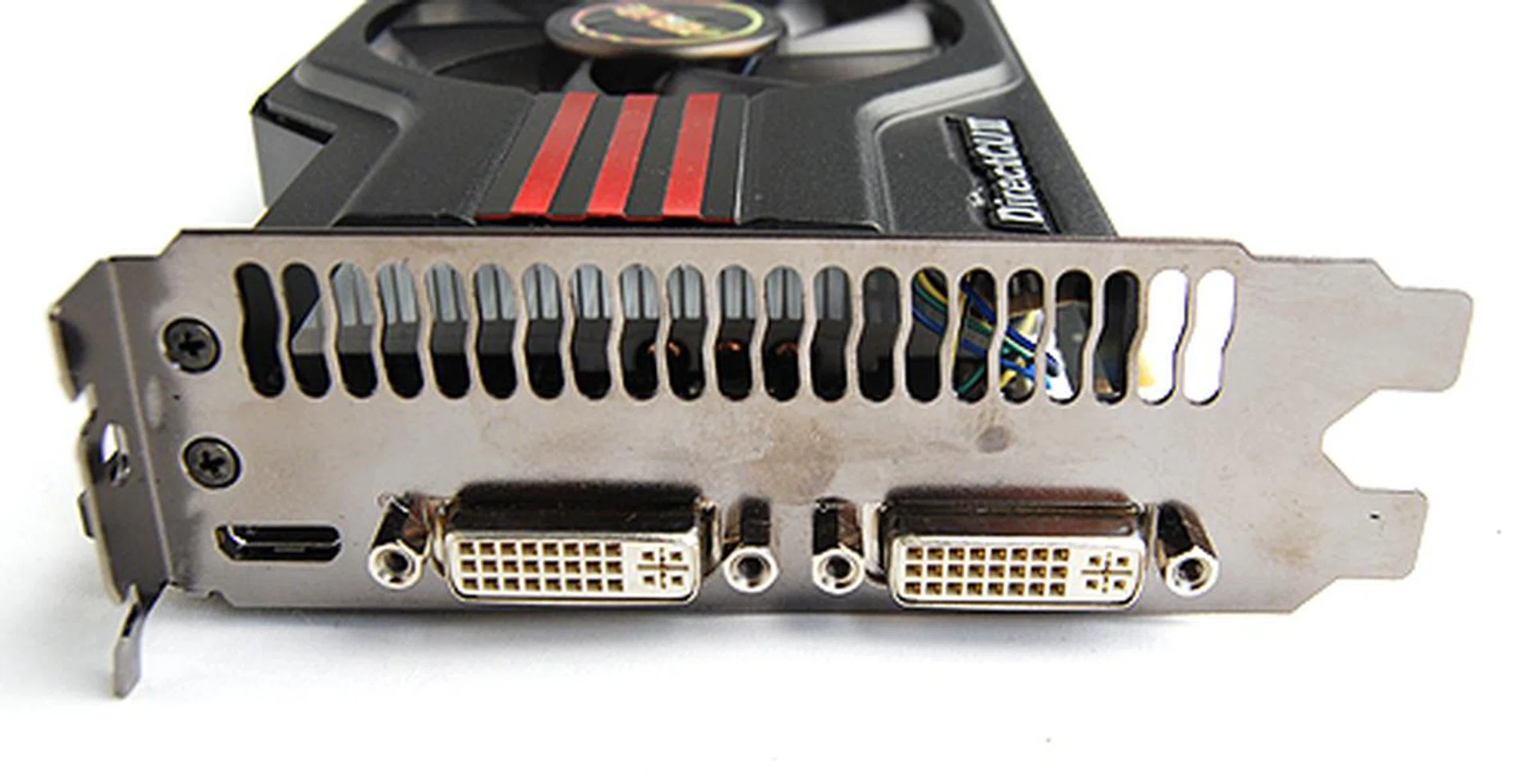 The ASUS card gets the usual twin DVI ports and single mini-HDMI port for video output.