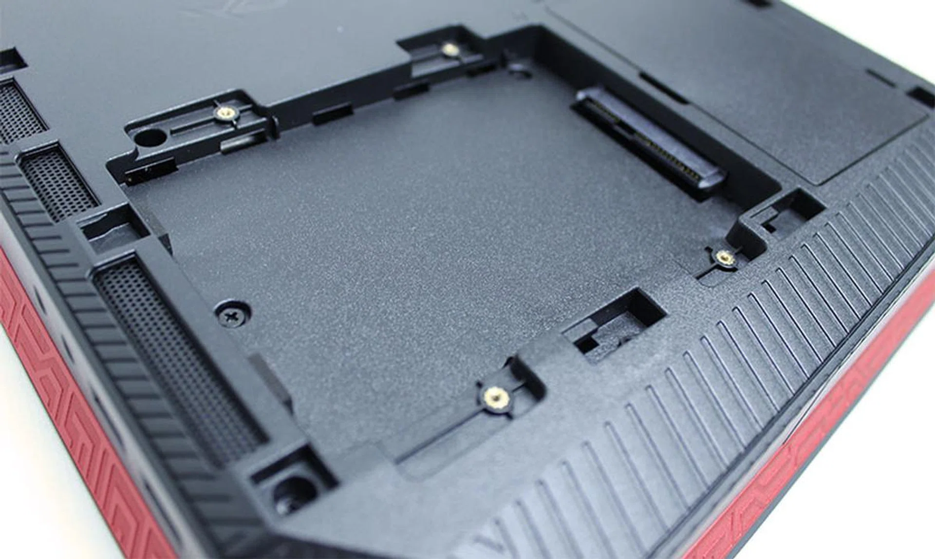 The drive expansion bay holds an additional 2.5-inch SSD or HDD.