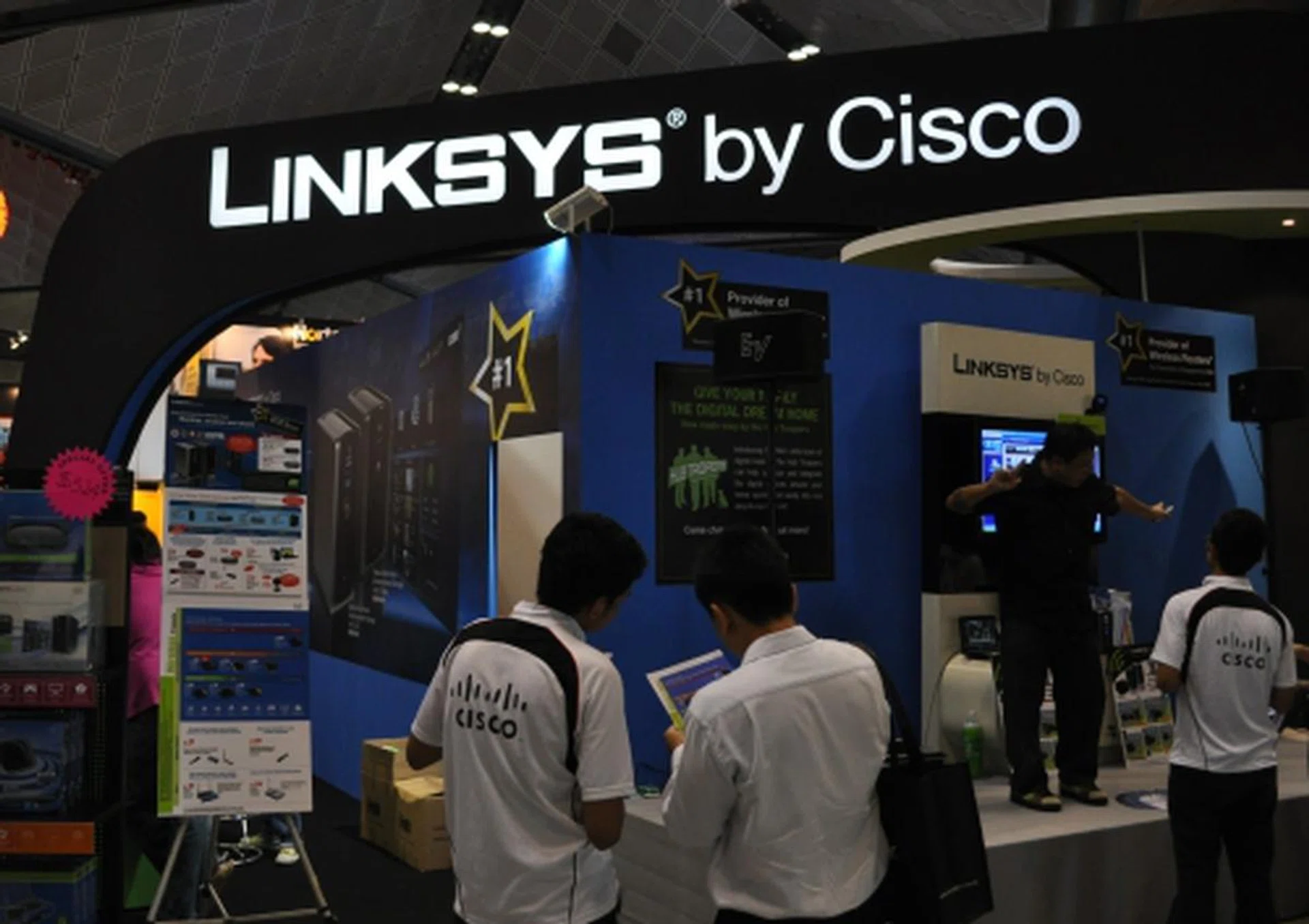 Cisco products aren't designed solely for enterprise solutions anymore. Linksys by Cisco has consumers in their sights now. Let's see what kind of networking goodies they have in store! 