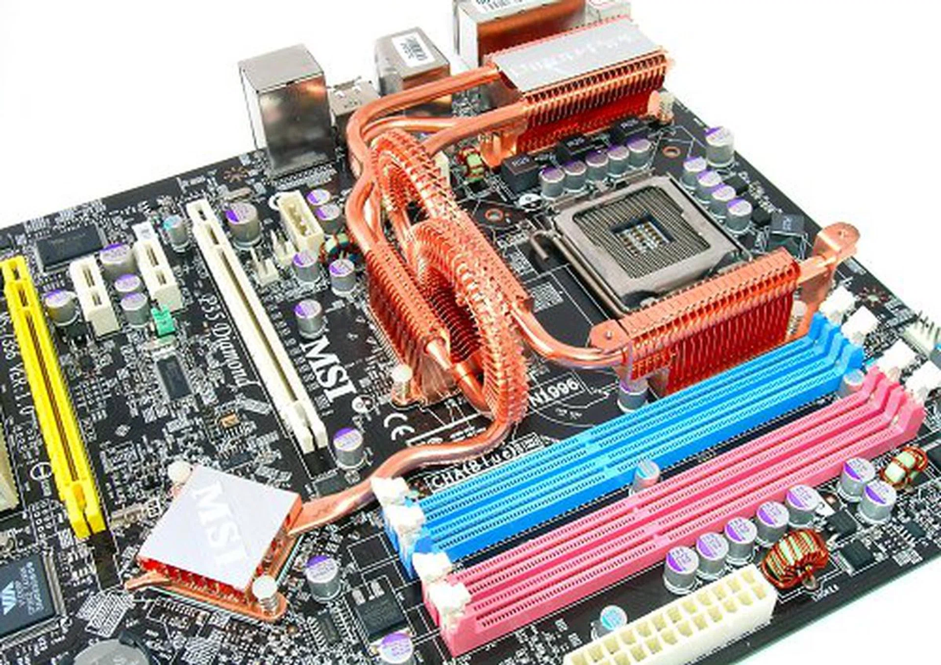 Still sporting the funky Circu-Pipe cooler.