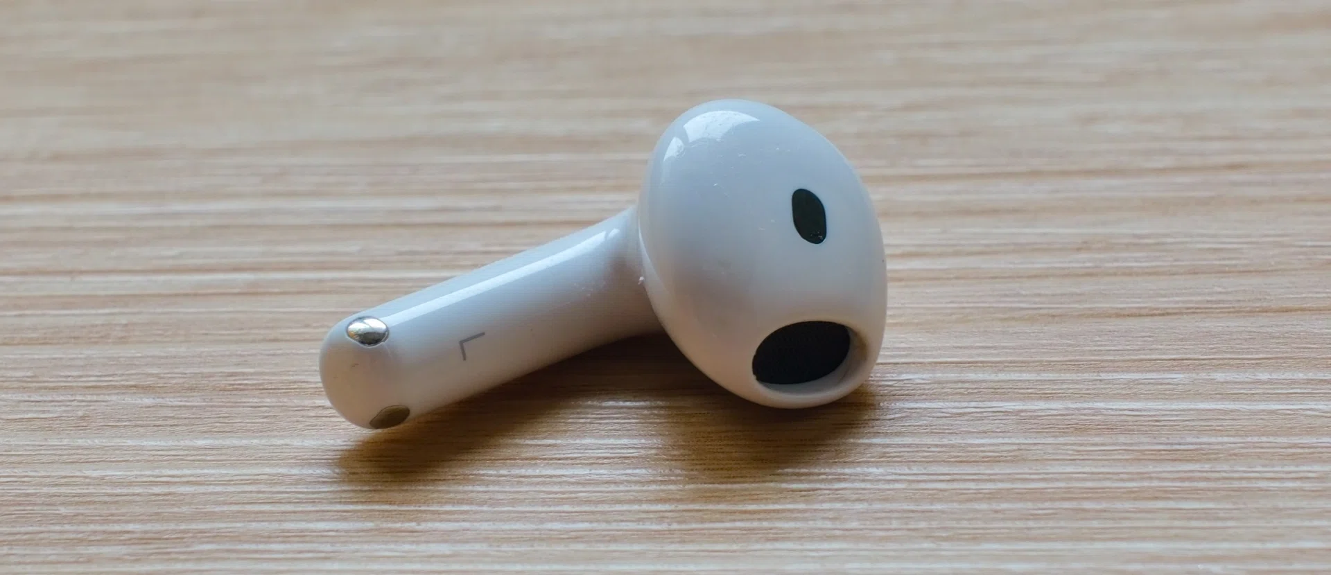 AirPods 5 stems