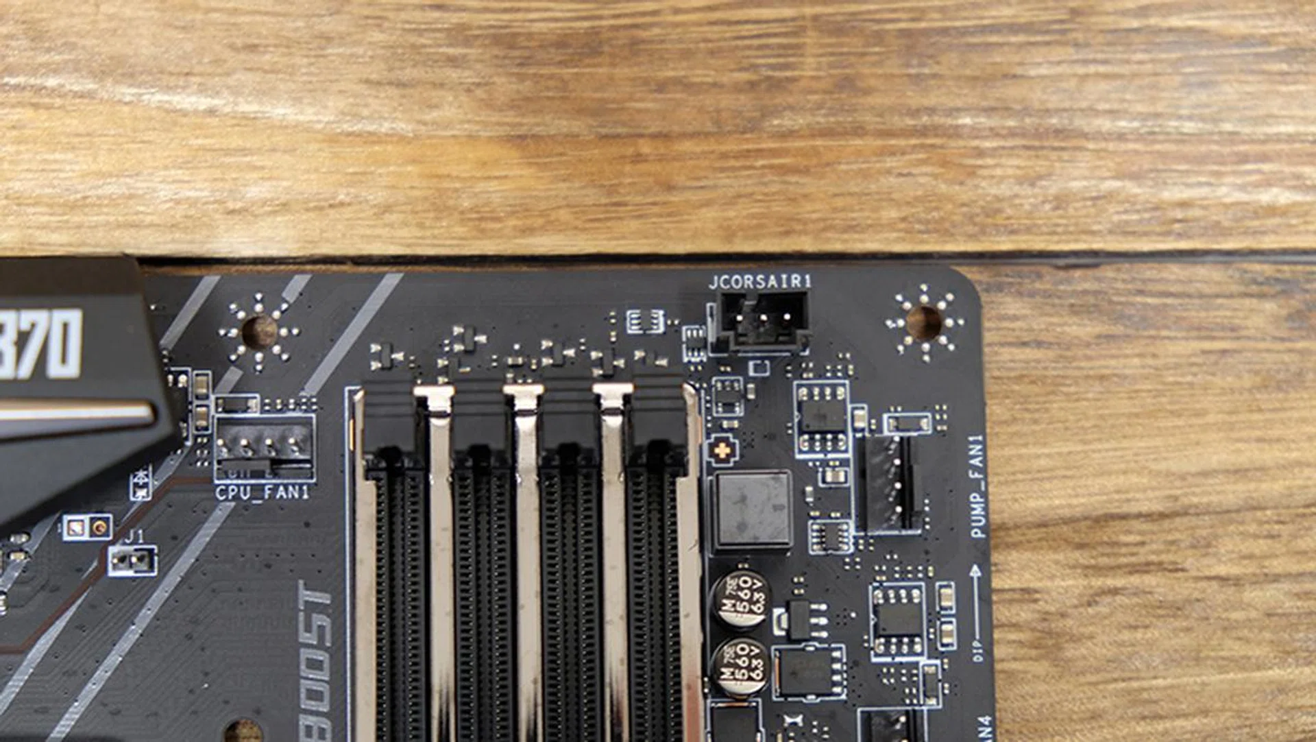 The JCORSAIR1 header sits at the top right.