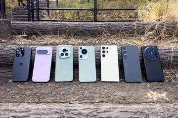 Left to right: Apple iPhone 16 Pro, Google Pixel 9 Pro, Honor Magic6 Pro, Huawei Pura 70 Ultra, Samsung Galaxy S24 Ultra, Sony Xperia 1 VI, Xiaomi 14 Ultra. Photo: HWZ.