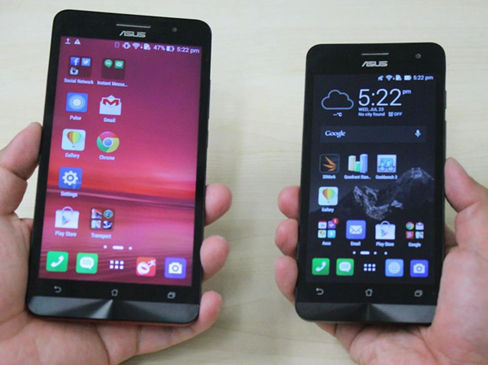 The ASUS ZenFone 6 (left) is just a bigger variant of the ZenFone 5 (right) with a slightly better processor, more internal storage, a better camera and a larger battery.