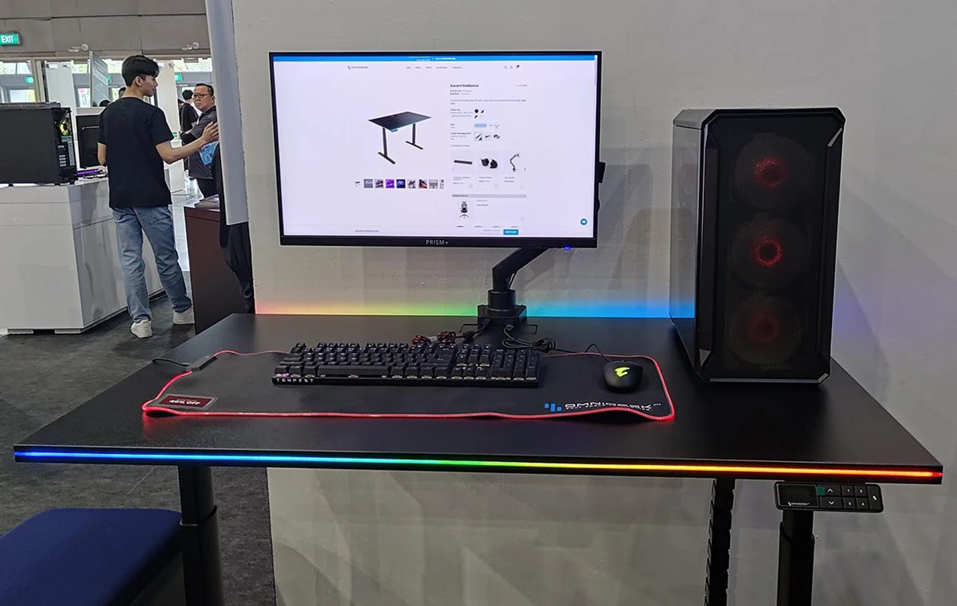 Omnidesk Ascent Radiance. Photo: HWZ