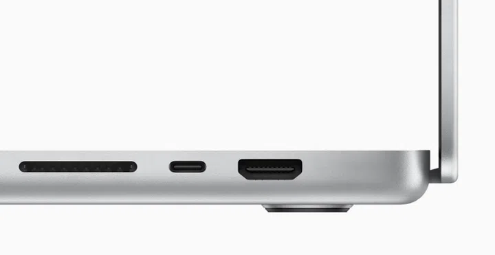 Yes, that's an SD card reader and a full-size HDMI port. (Image source: Apple)