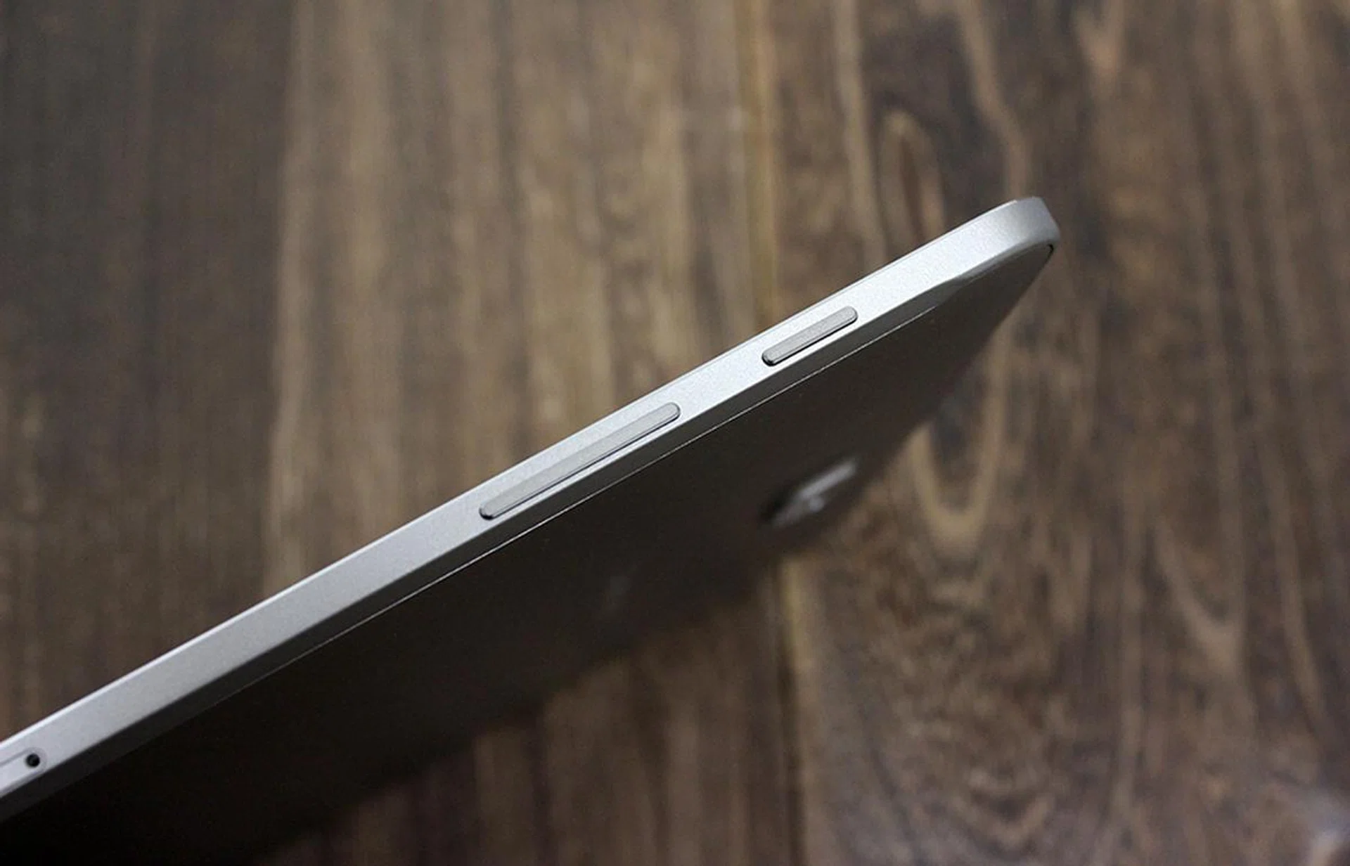 Galaxy Tab S2 power volume buttons