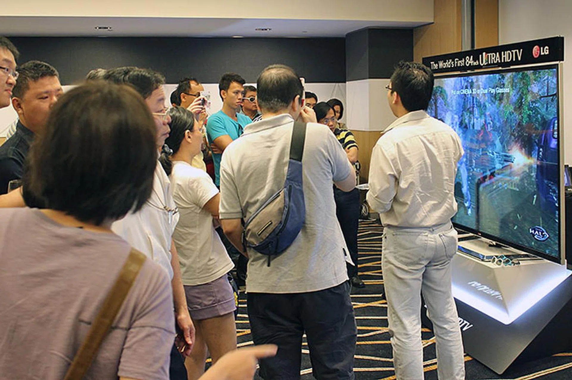 Attendees were reminded that the 4K UHDTVs are also 3D TVs. A proponent of FPR (film pattern retarder) 3D tech, LG's Cinema 3D glasses are light, battery-free, and economical.