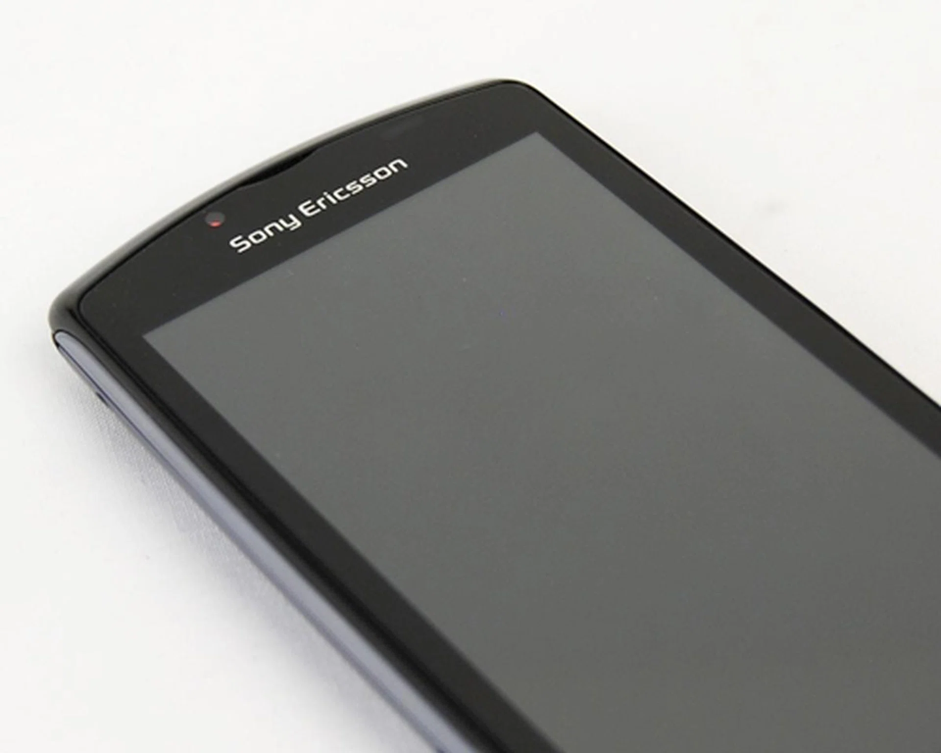 The 4-inch screen is the main interaction point for your fingers, so be ready for the usual fingerprint smudges.