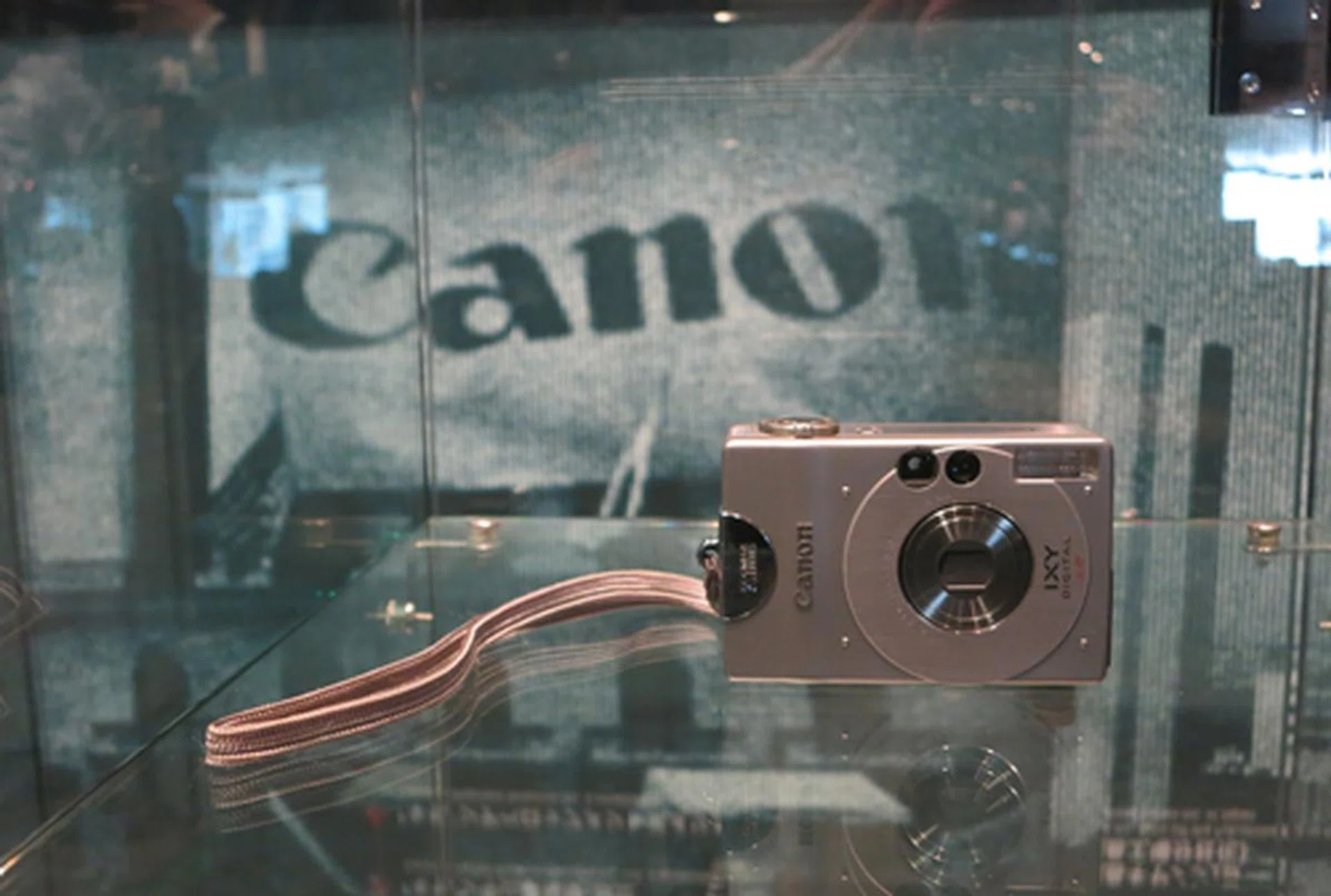 2000’s Canon IXY Digital, a card-sized digital camera which featured a 2-megapixel CCD sensor and 2x zoom.