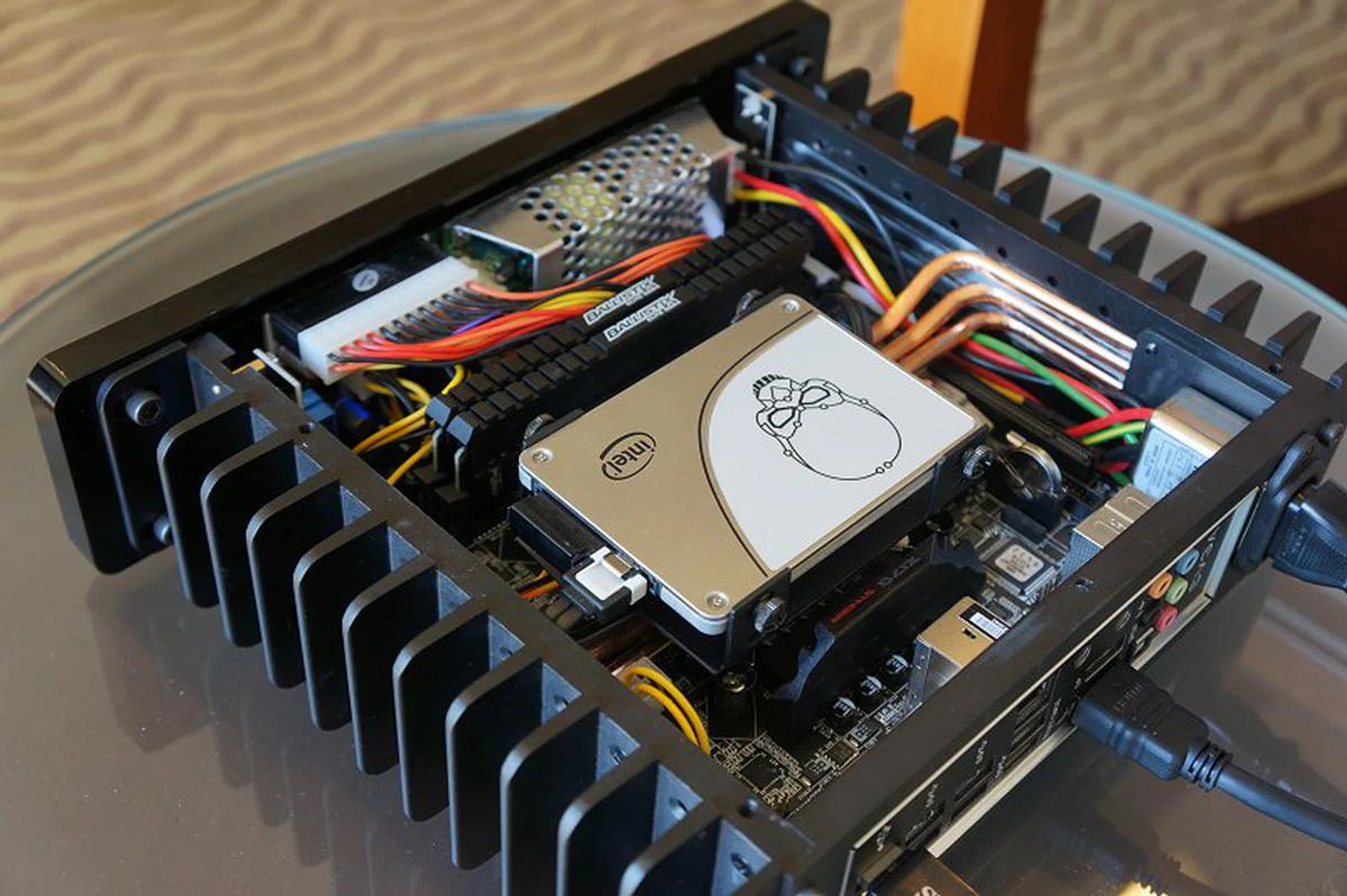 Thinking of a powerful fanless system? Skylake can help.