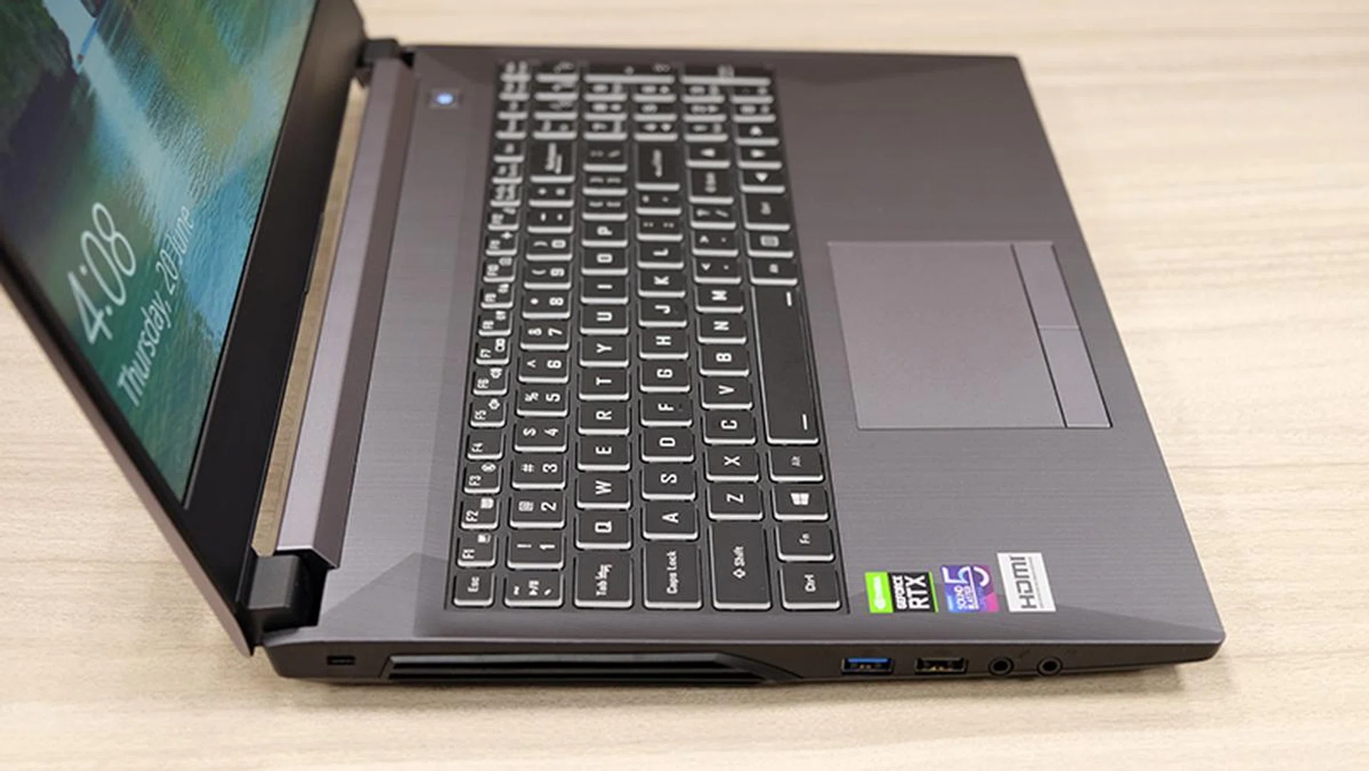 Aftershock Forge 15 Pro review: Fast and affordable gaming notebook ...