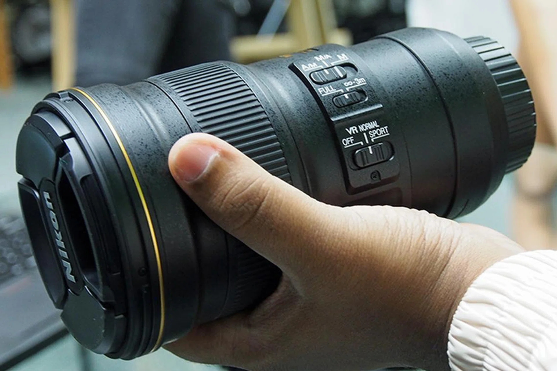 The new AF-S Nikkor 300mm f/4D IF ED  from Nikon is small and light enough to hold comfortably in one hand.