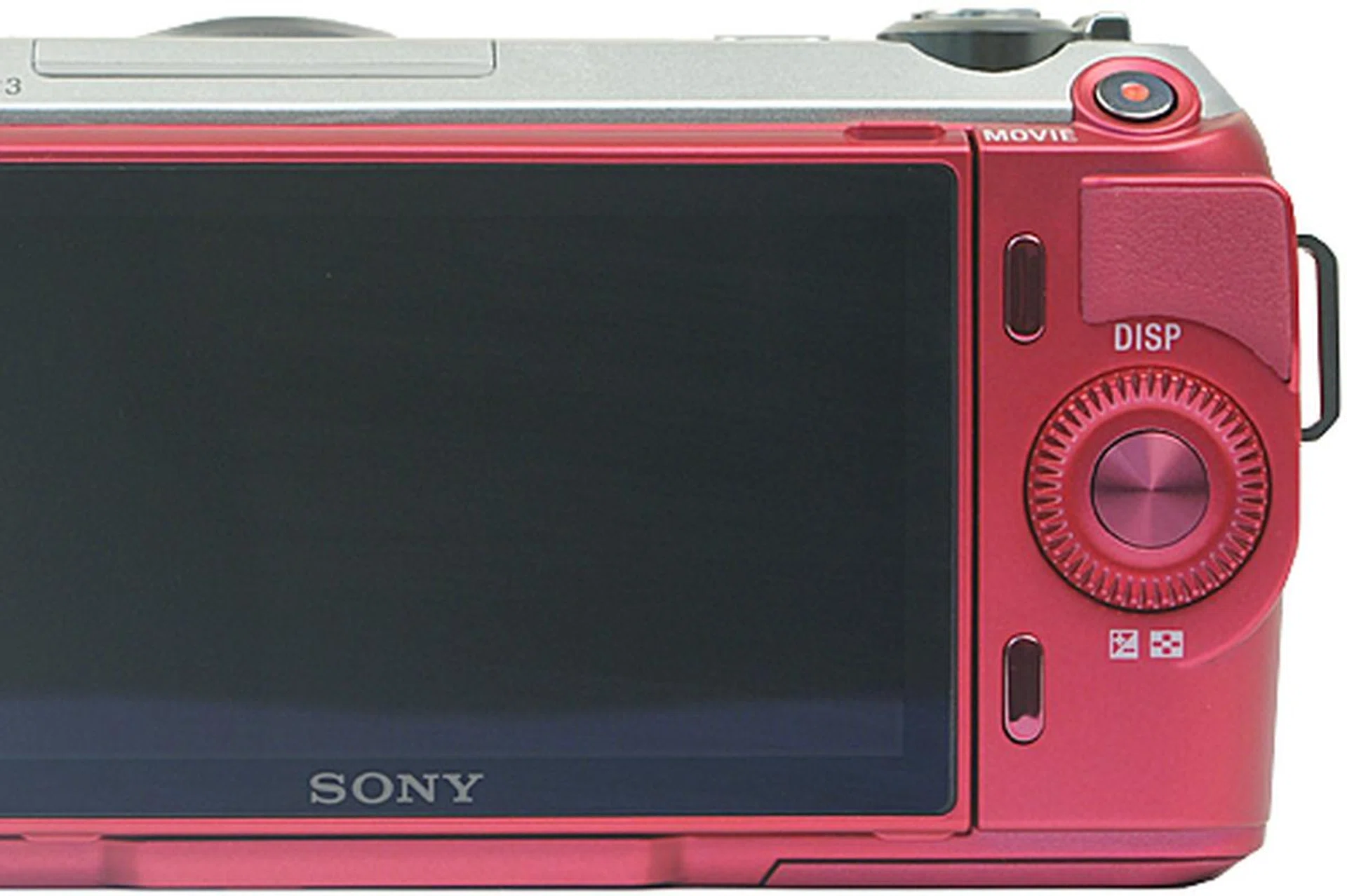 At a glance, the change in the shape of the two soft keys is probably the most obvious. The number of buttons remain unchanged from the NEX-3/5. 