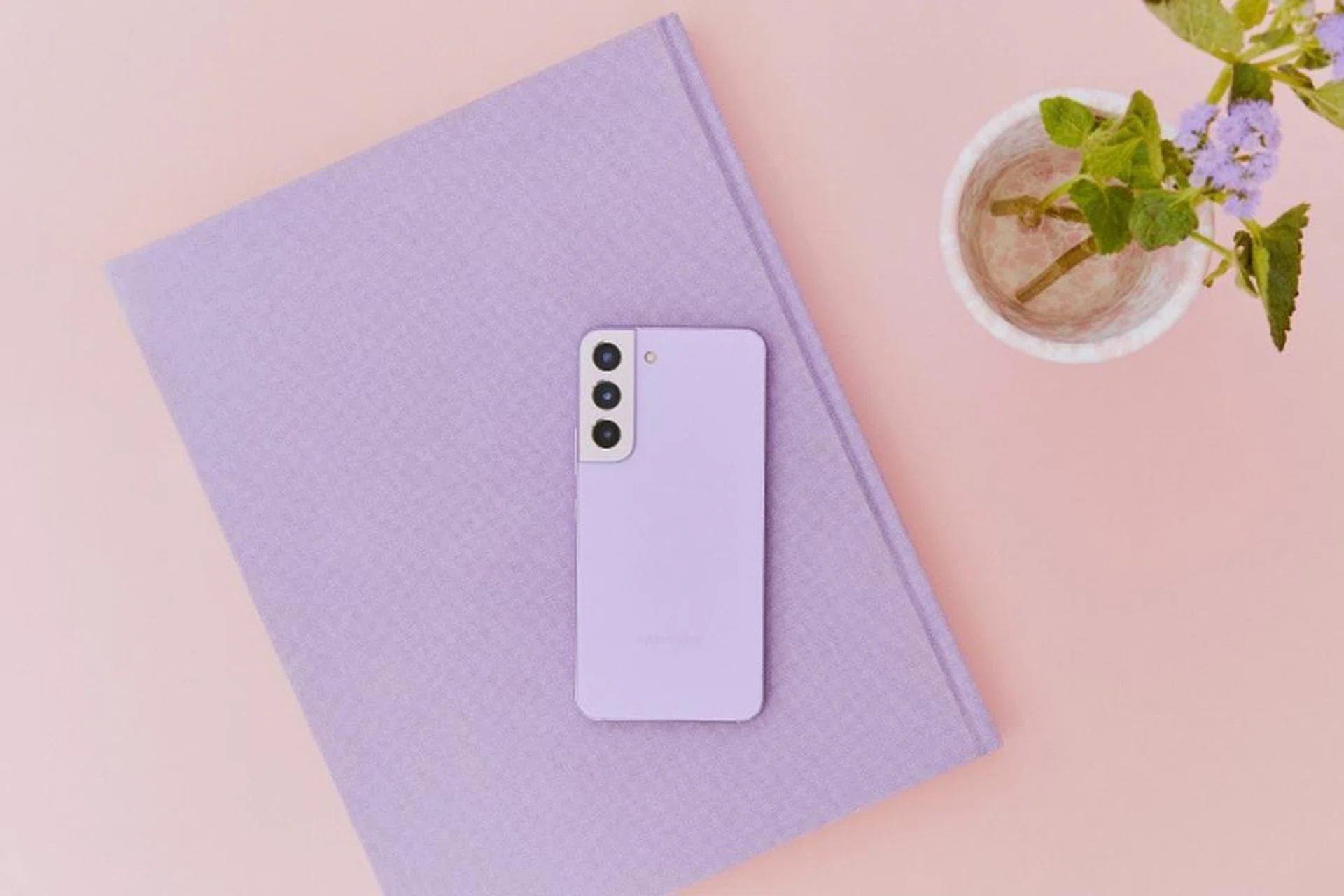 The bora purple Samsung Galaxy S22. <br>Image source: Samsung