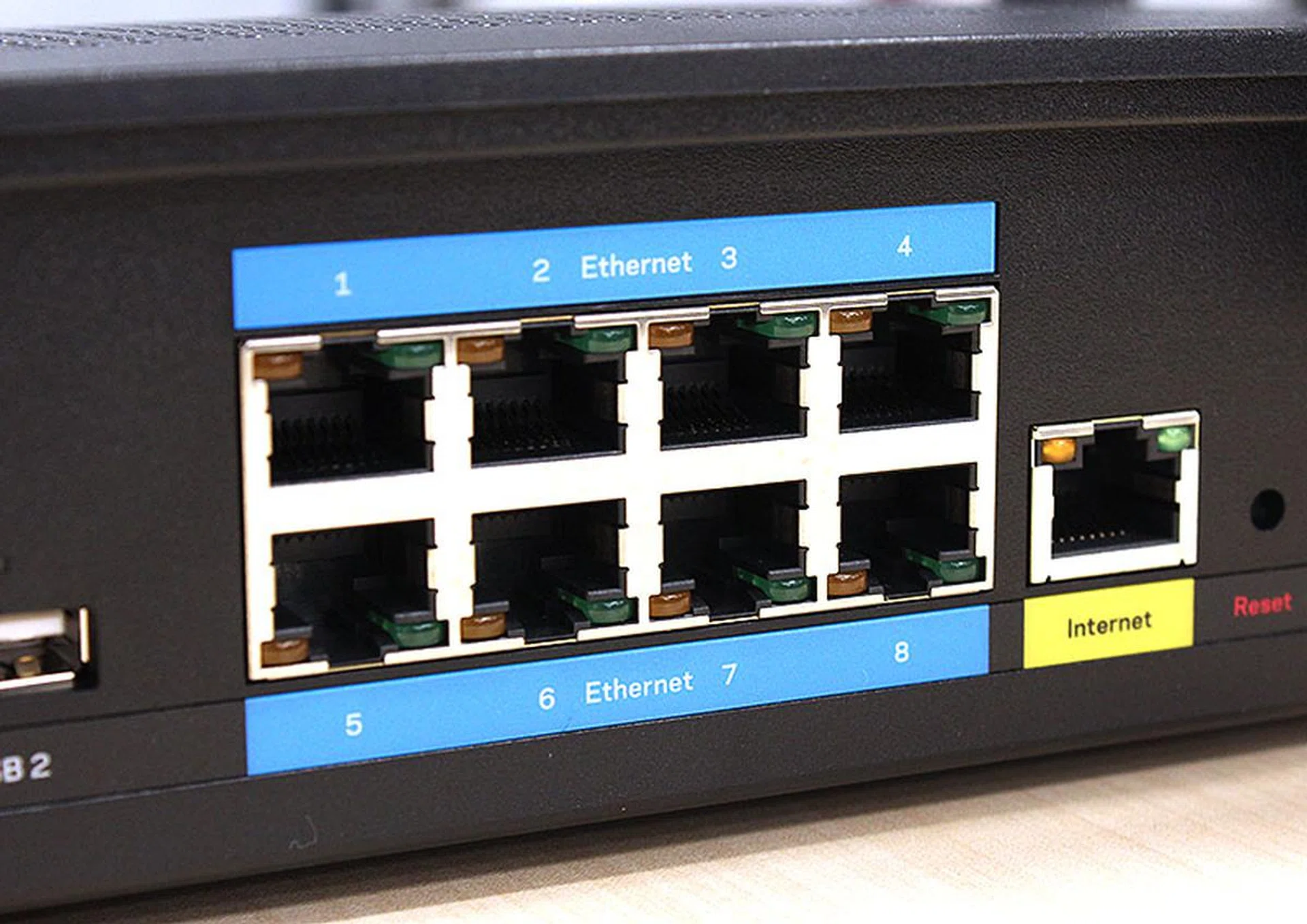 With so many Ethernet ports, it's a shame that the EA9500 router does not support port aggregation.