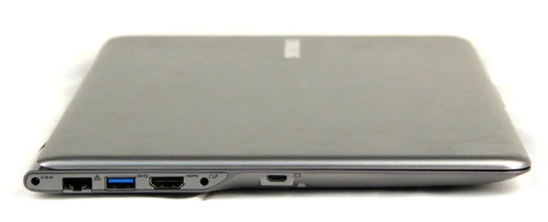 On the left you'll find a collapsible RJ45 port, a USB 3.0 port, a full sized HDMI port, and the audio/mic combo jack. 