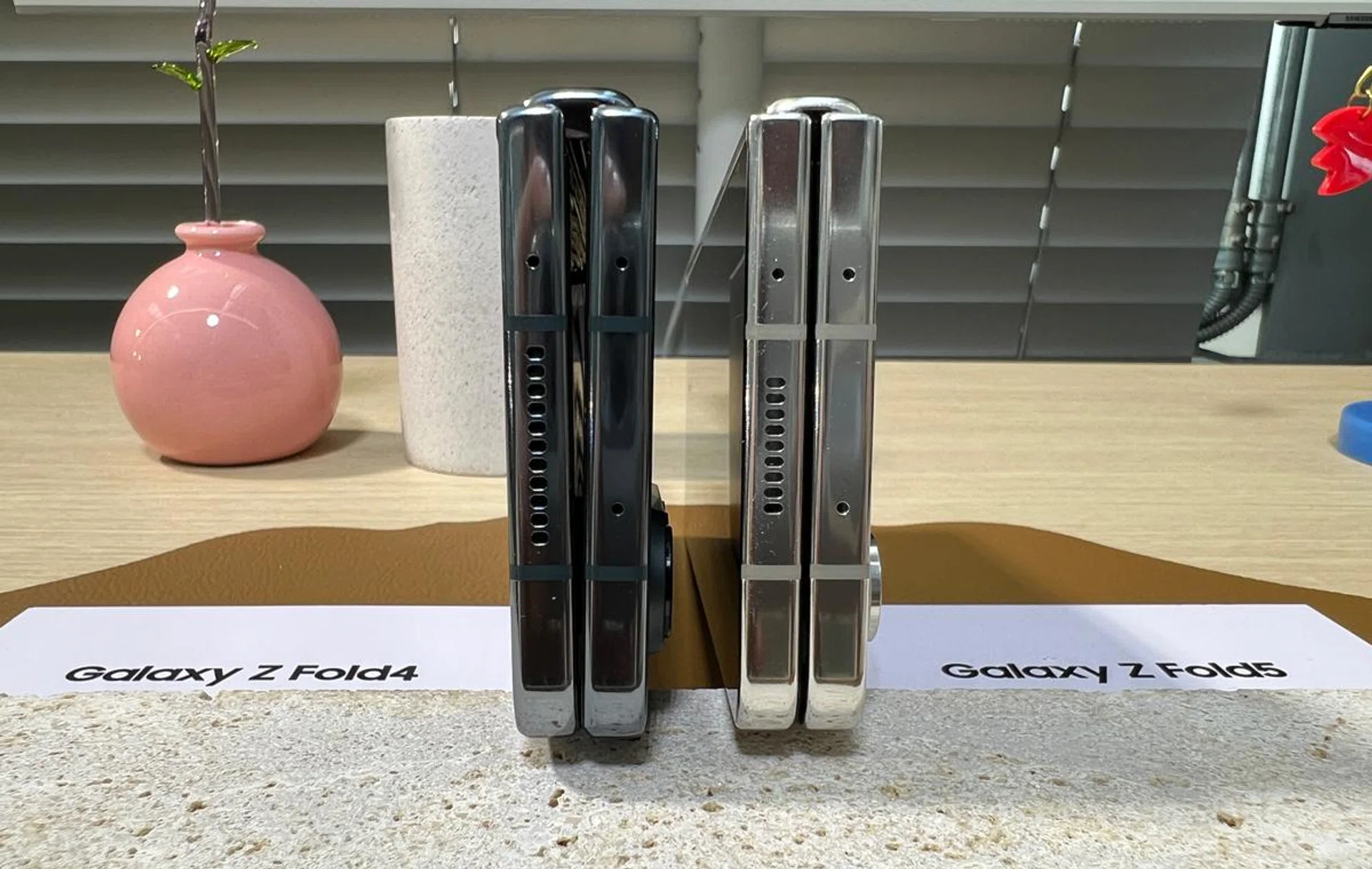 The all-new hinge design - note how much more polished and uniform the new Z Fold5 is on the right versus the Z Fold 4 on the left.