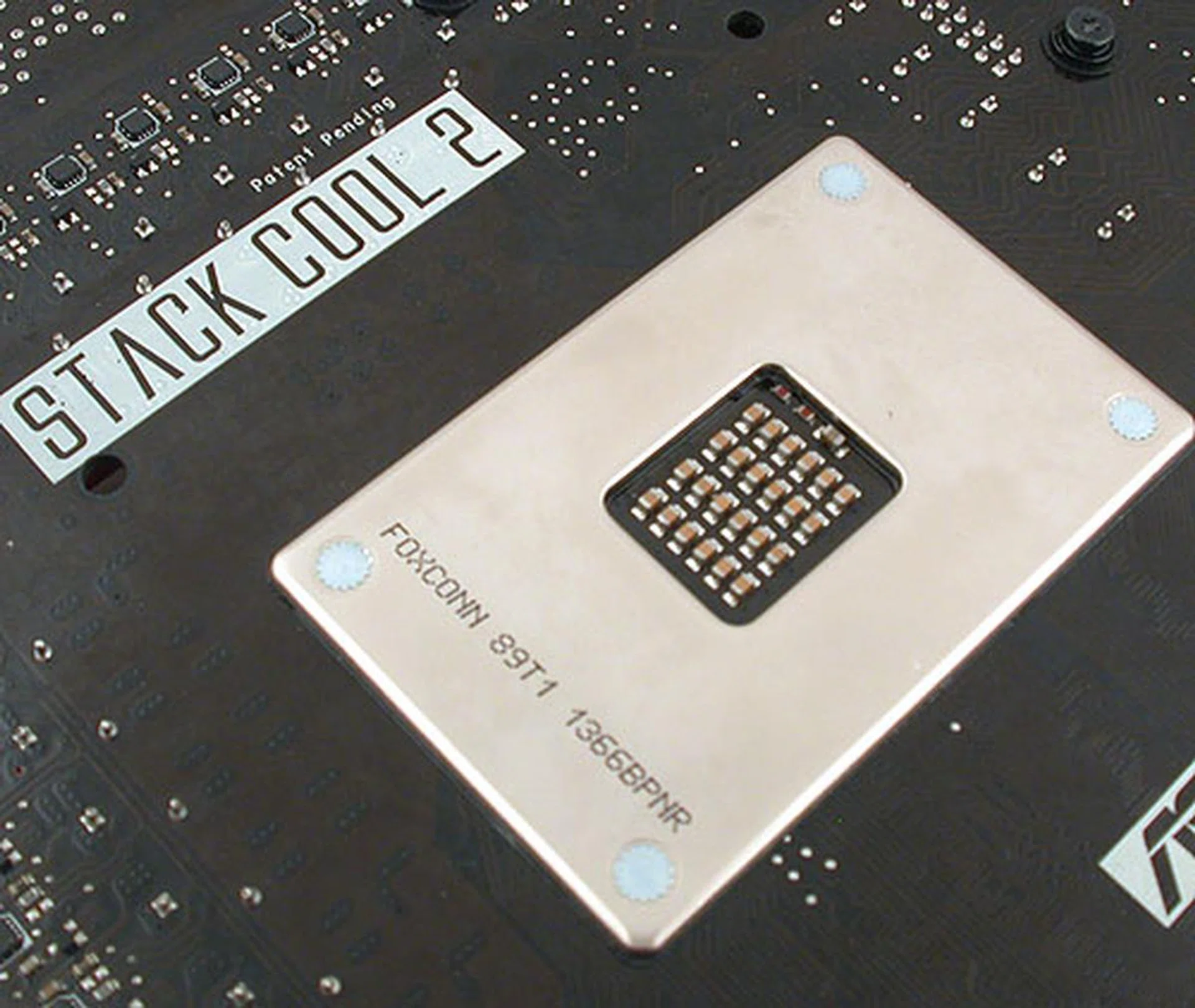 Just like other recent ASUS motherboards, it comes with Stack Cool 2, a passive cooling solution where the heat is dissipated through the metal plate at the bottom. However, with the advent of the Core i7, we have noticed that X58 boards do come with such a metal plate at the bottom for this purpose so it's probably no longer that unique. 