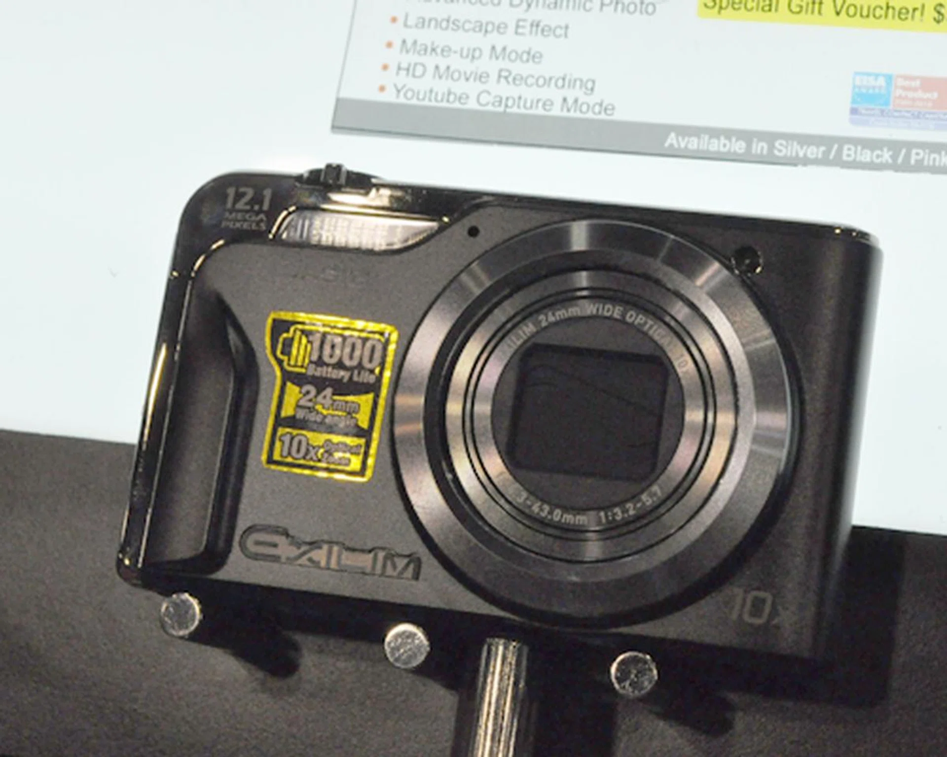 One more for the road, and we have the new Casio EX-H10. Armed with a higher zoom ratio at 10x and coupled with a 24mm wide angle lens and HD movie recording, the EX-H10 is priced at $599.