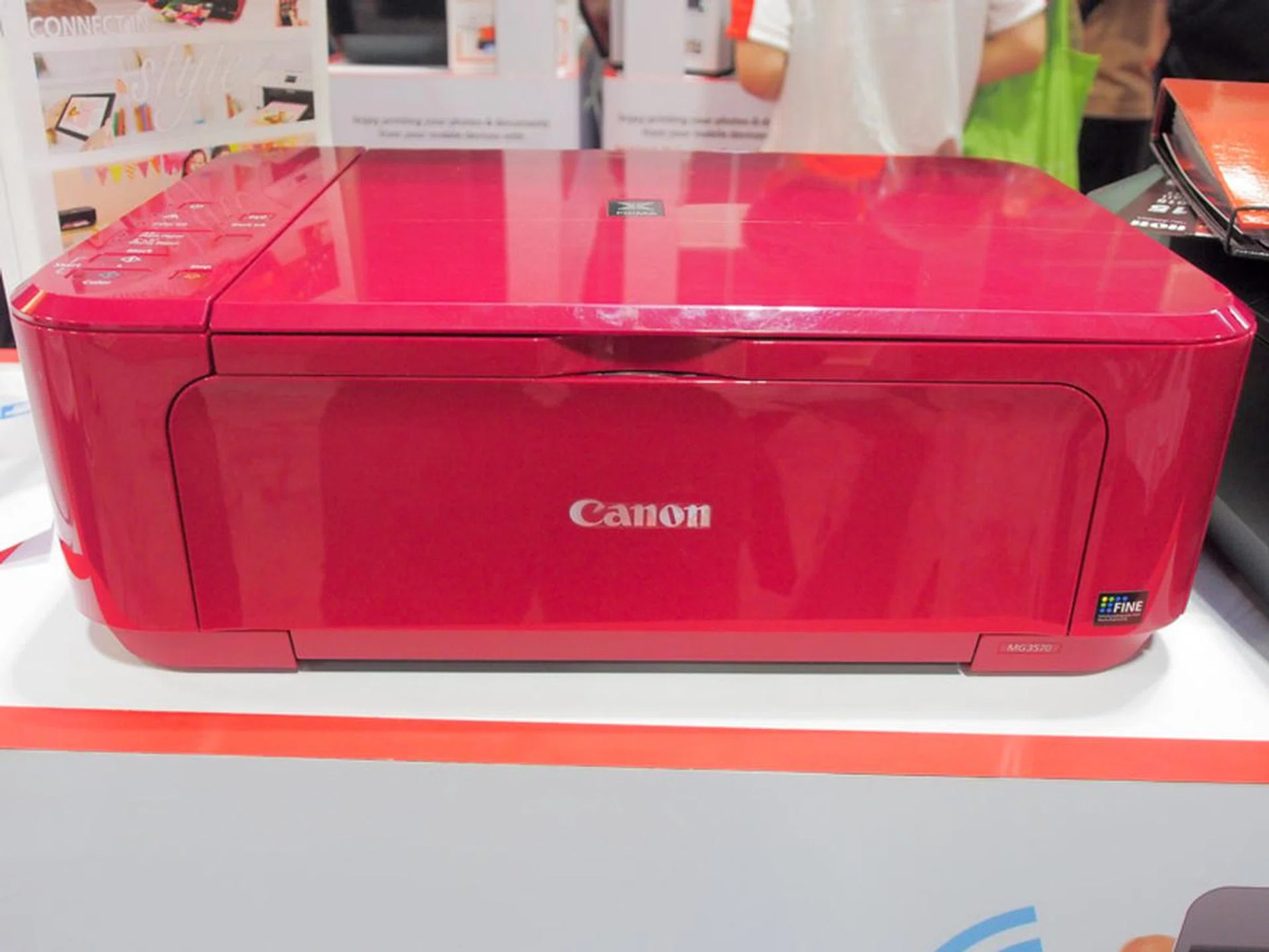 The Pixma MG3570 is a auto duplex printer that supports Google Cloud Print , Wi-Fi direct printing and AirPrint.It's going for a special show price of $108 (usual price $139) and comes with a Manhattan Fish Market meal voucher for 2 (worth $51) and a free trolley.